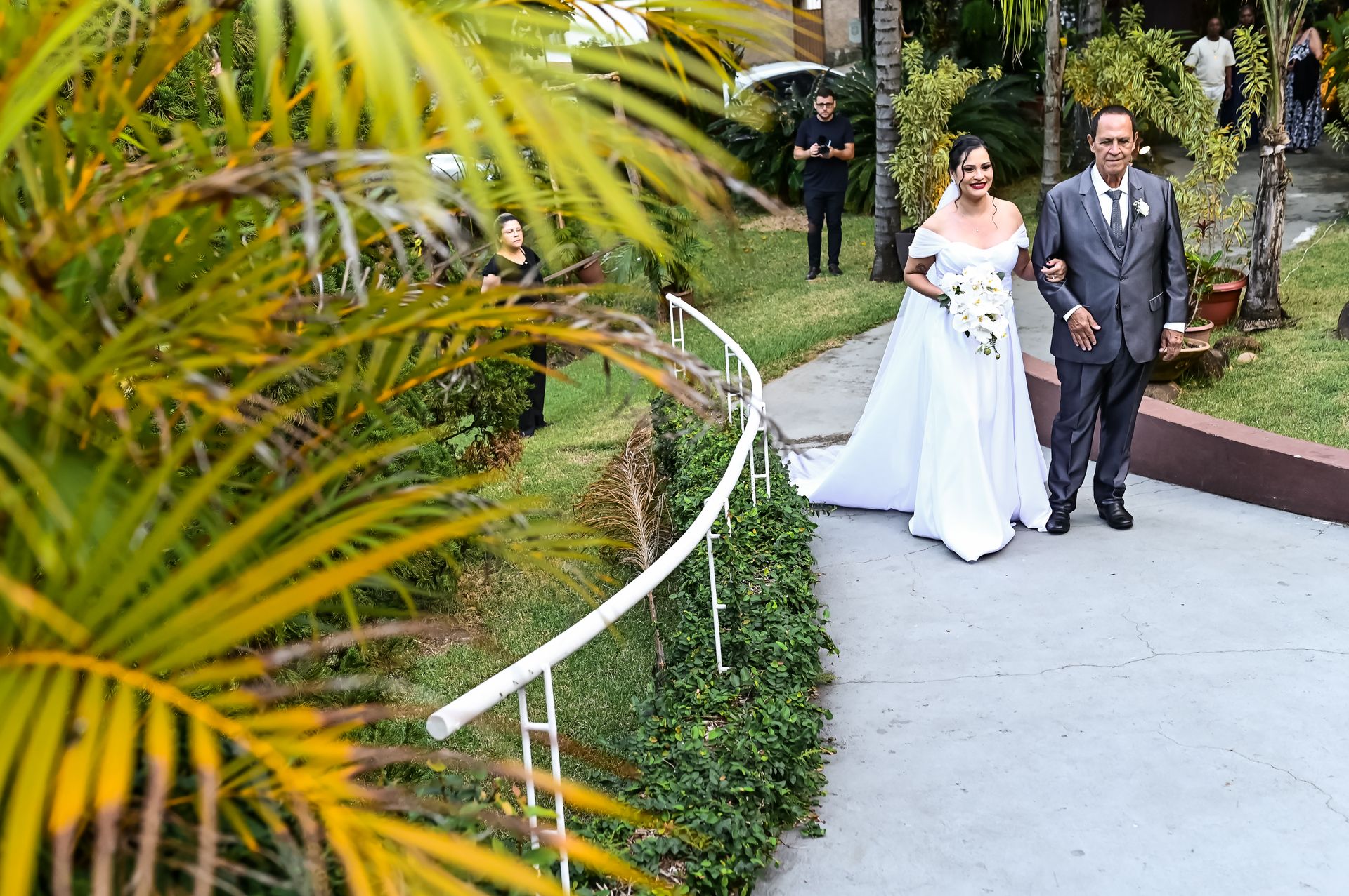 "Unidos para Sempre: Ludmila & Karim - Memórias de Amor" - 3 - 6