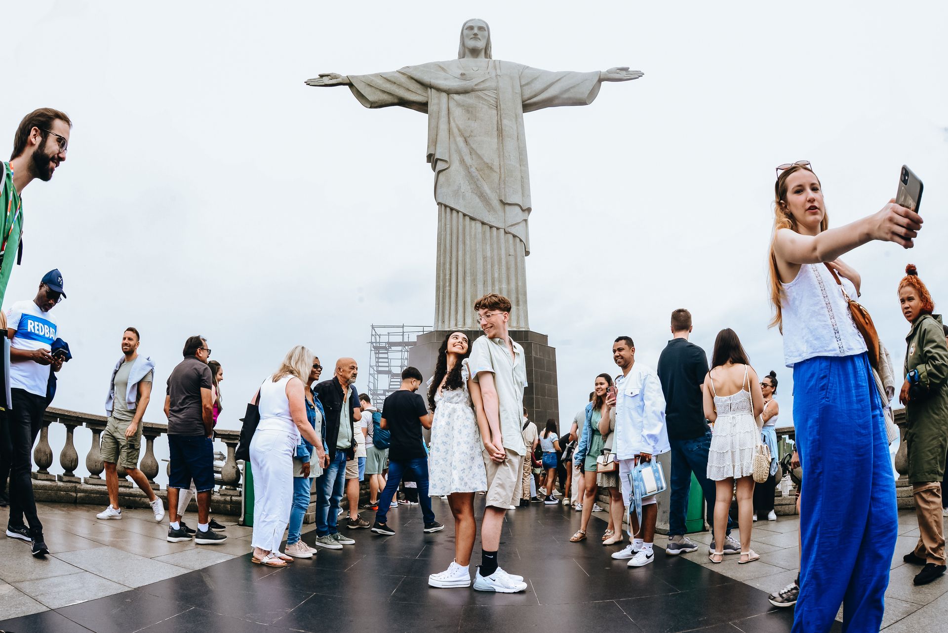 "Amor ao Redentor: Um Pedido de Casamento Inesquecível no Coração do Rio" - 2 - 7