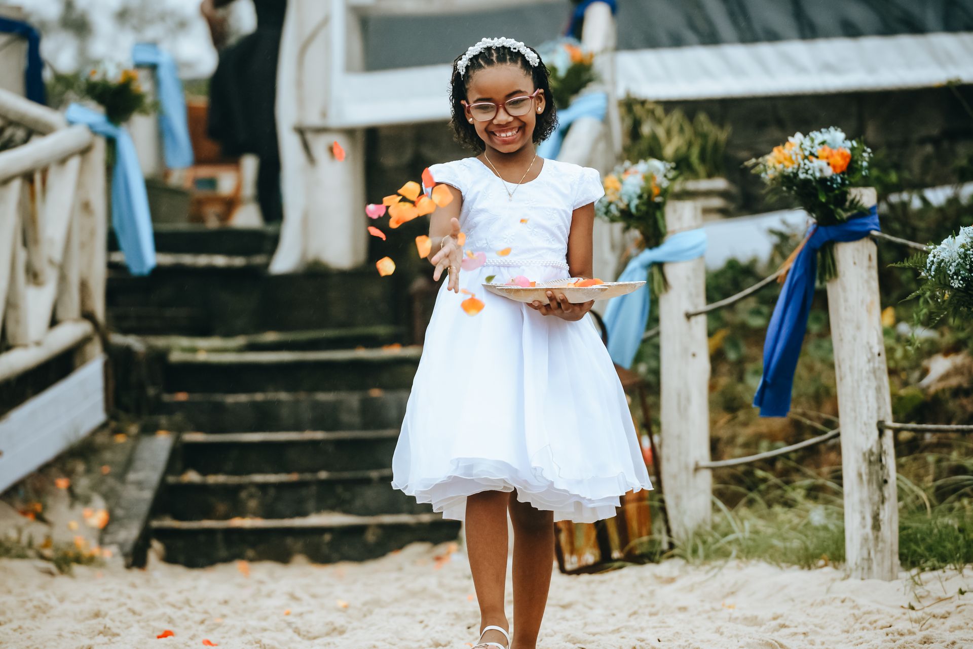 Amor Sob a Chuva: O Encantador Casamento de Roberta e Alessandro na Praia da Barra da Tijuca - 2 - 4