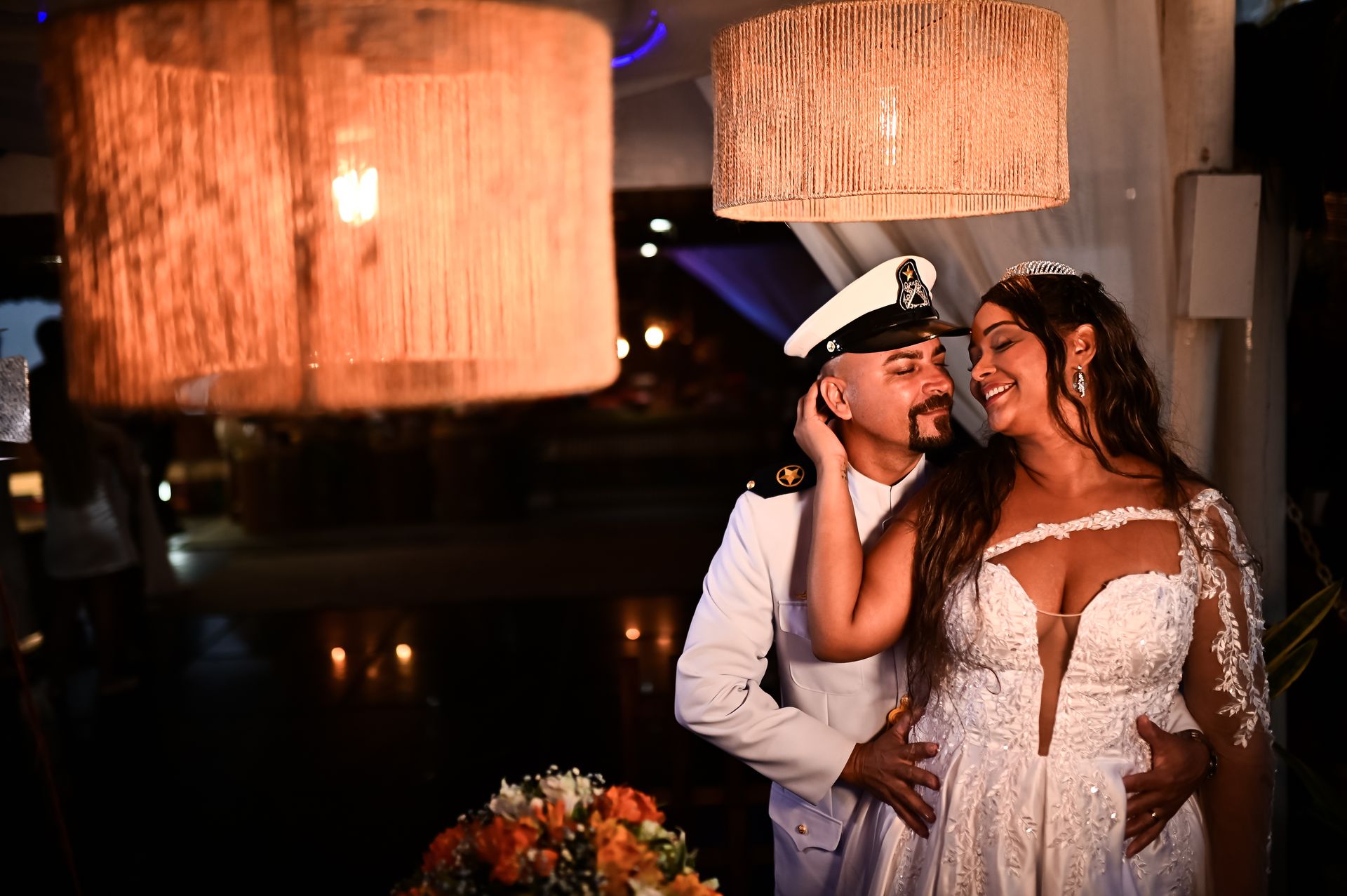 Amor Sob a Chuva: O Encantador Casamento de Roberta e Alessandro na Praia da Barra da Tijuca - 2 - 41