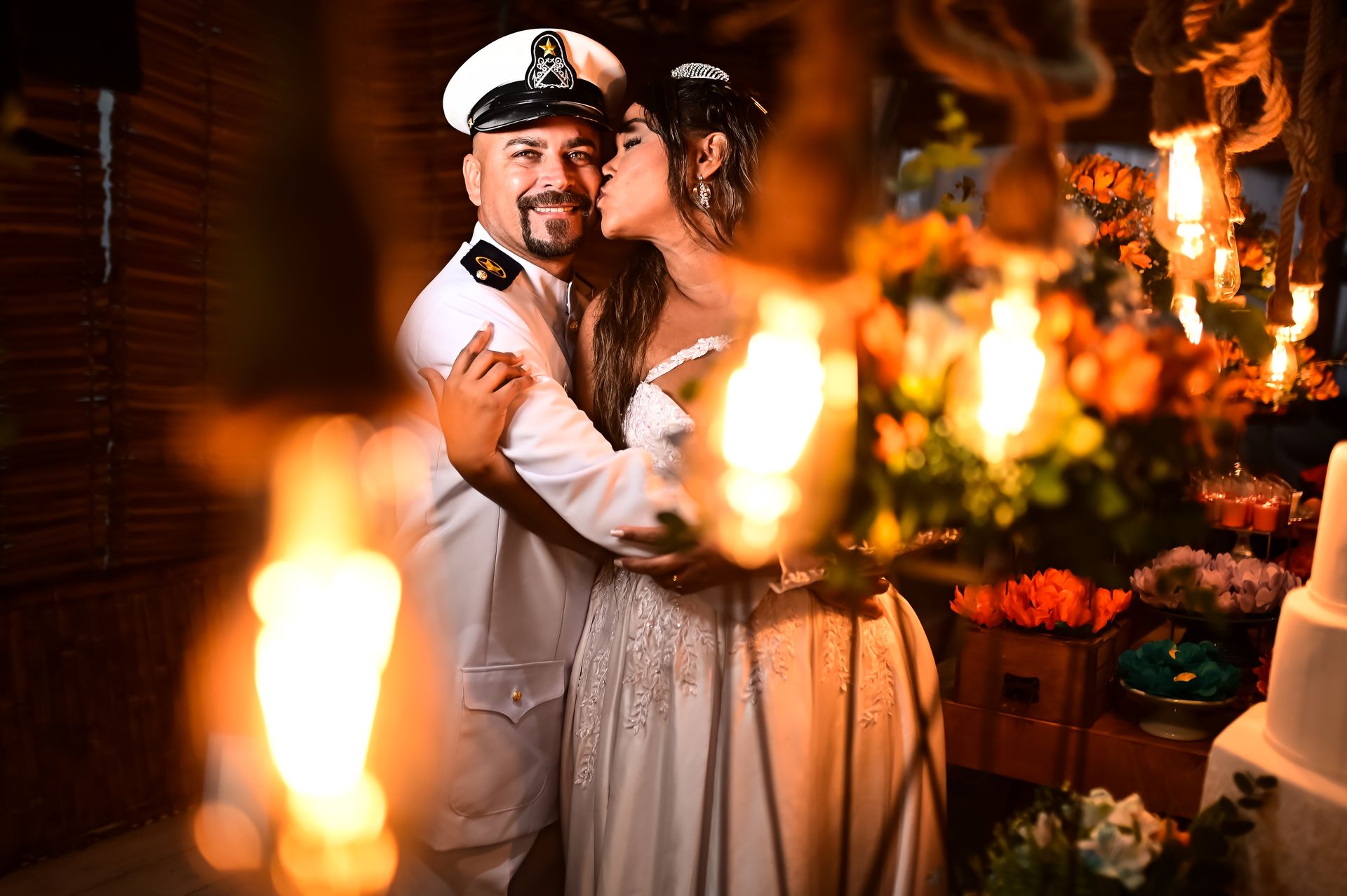 Amor Sob a Chuva: O Encantador Casamento de Roberta e Alessandro na Praia da Barra da Tijuca - 2 - 43