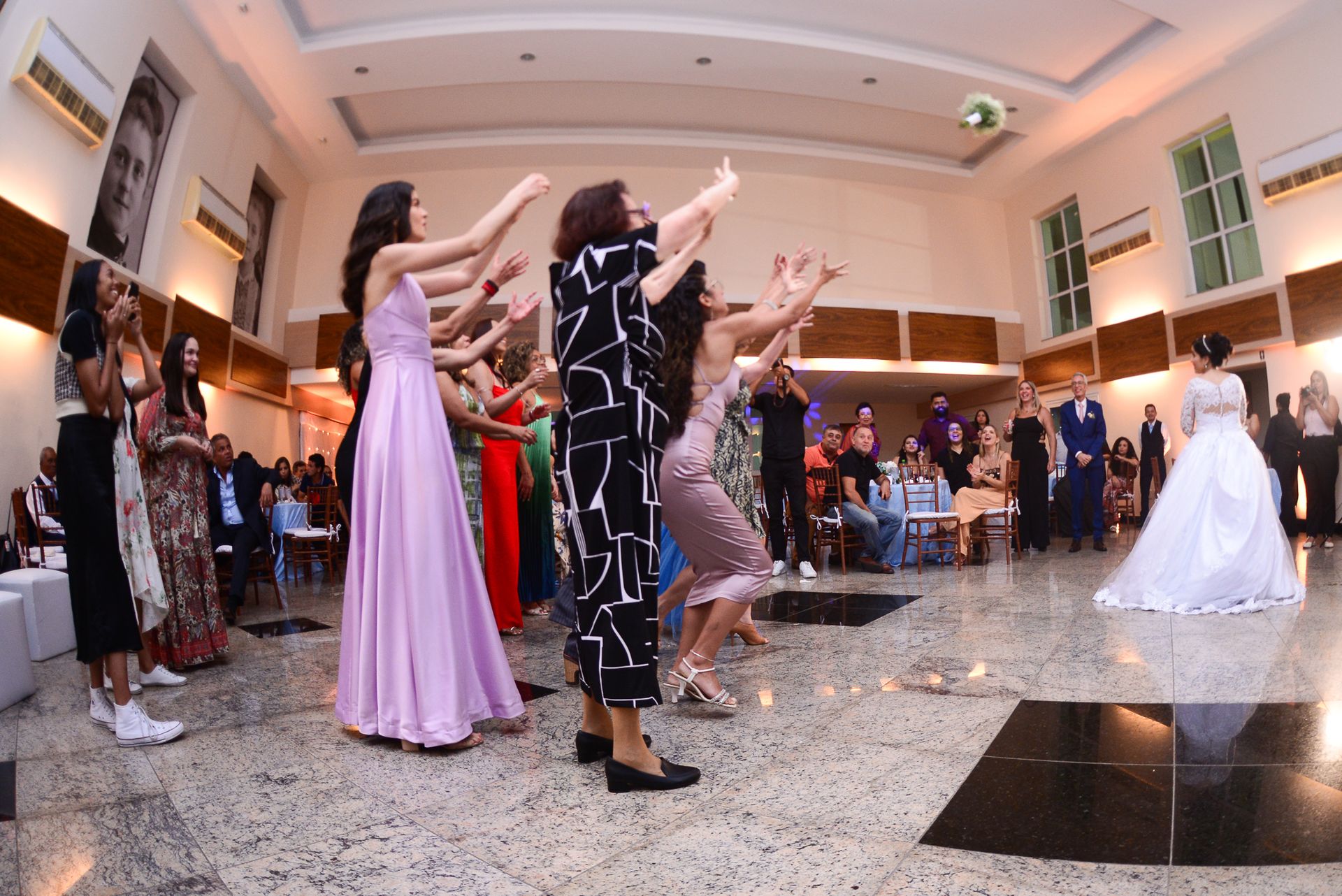 Amor e Fé: A União de Vagner e Joyce na Paróquia Santa Terezinha - 2 - 13