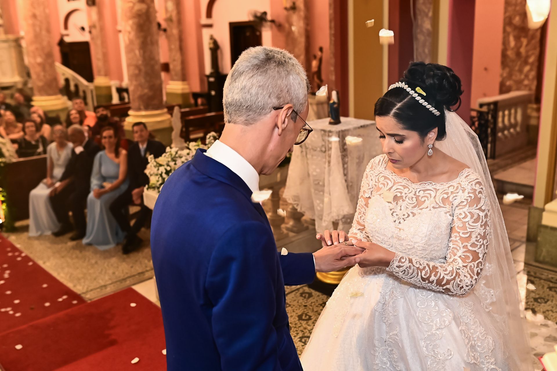Amor e Fé: A União de Vagner e Joyce na Paróquia Santa Terezinha - 2 - 35