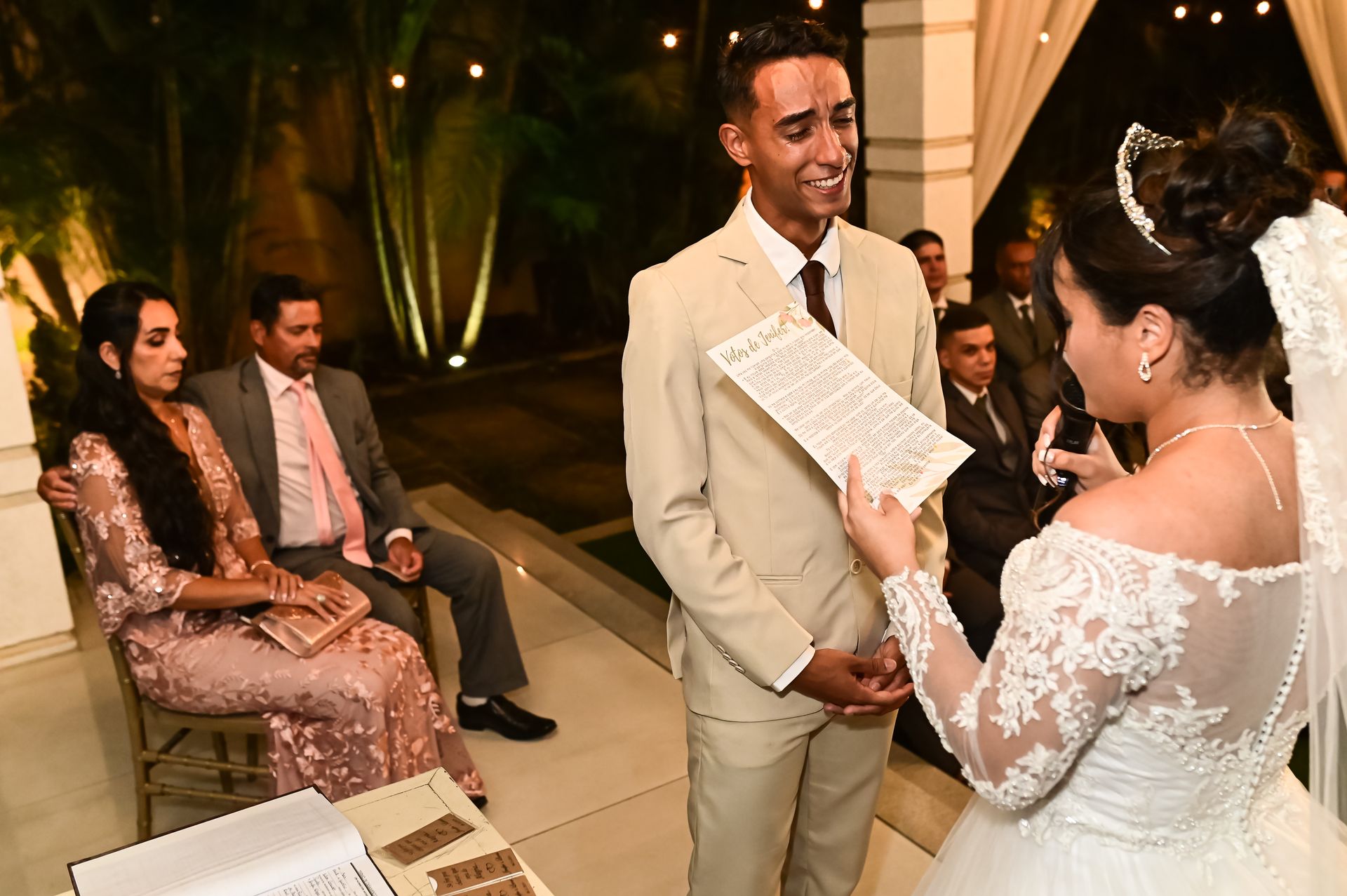 “Um Amor Abençoado: O Início de uma Jornada com Deus” - 2 - 9