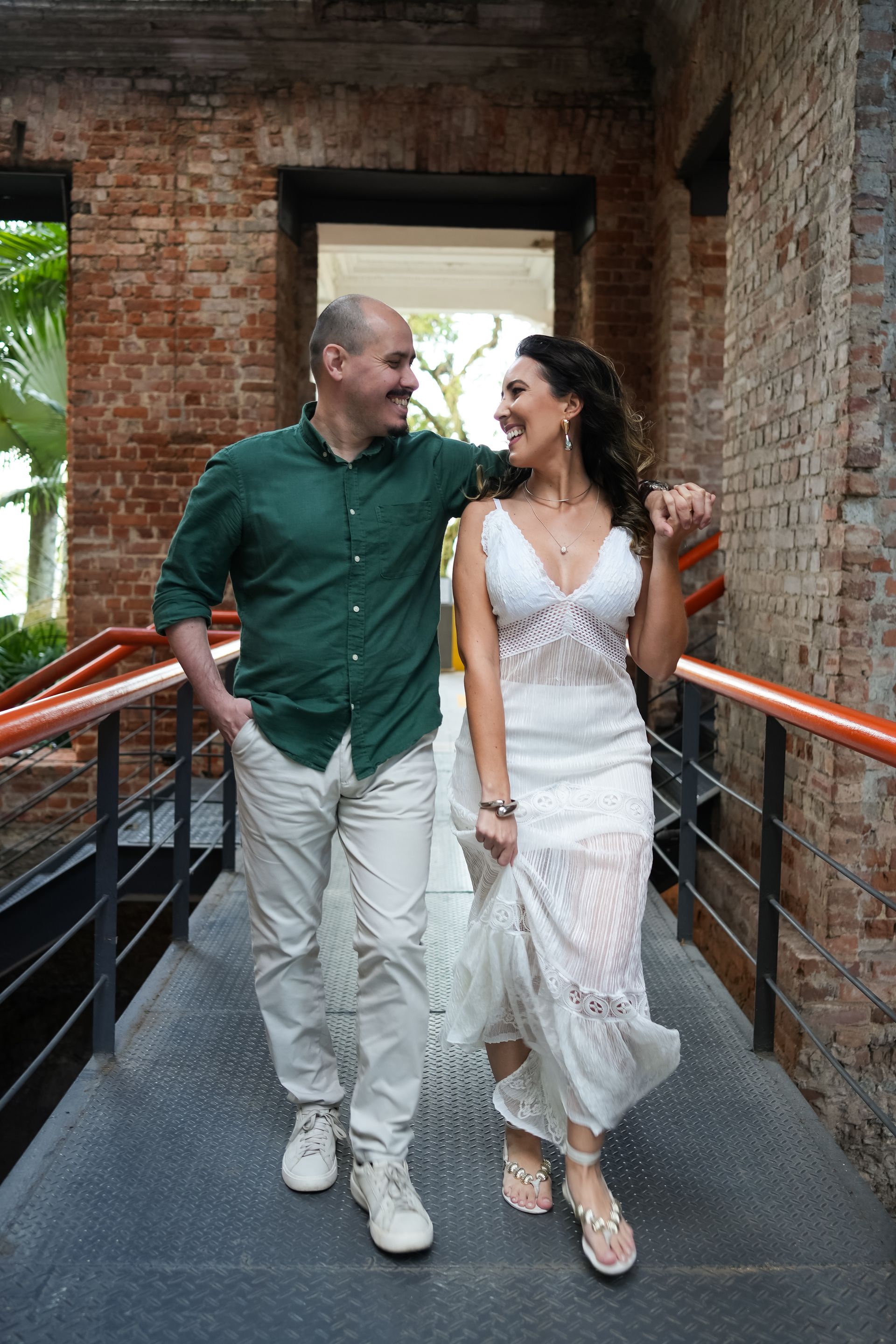 “Entre Ruínas e Céu Azul: O Amor de Clarissa & Gustavo” - 2 - 3