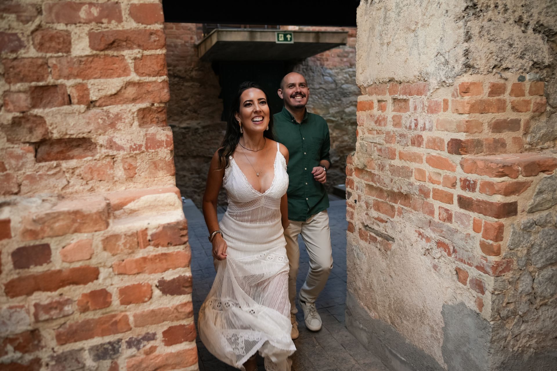 “Entre Ruínas e Céu Azul: O Amor de Clarissa & Gustavo” - 2 - 12