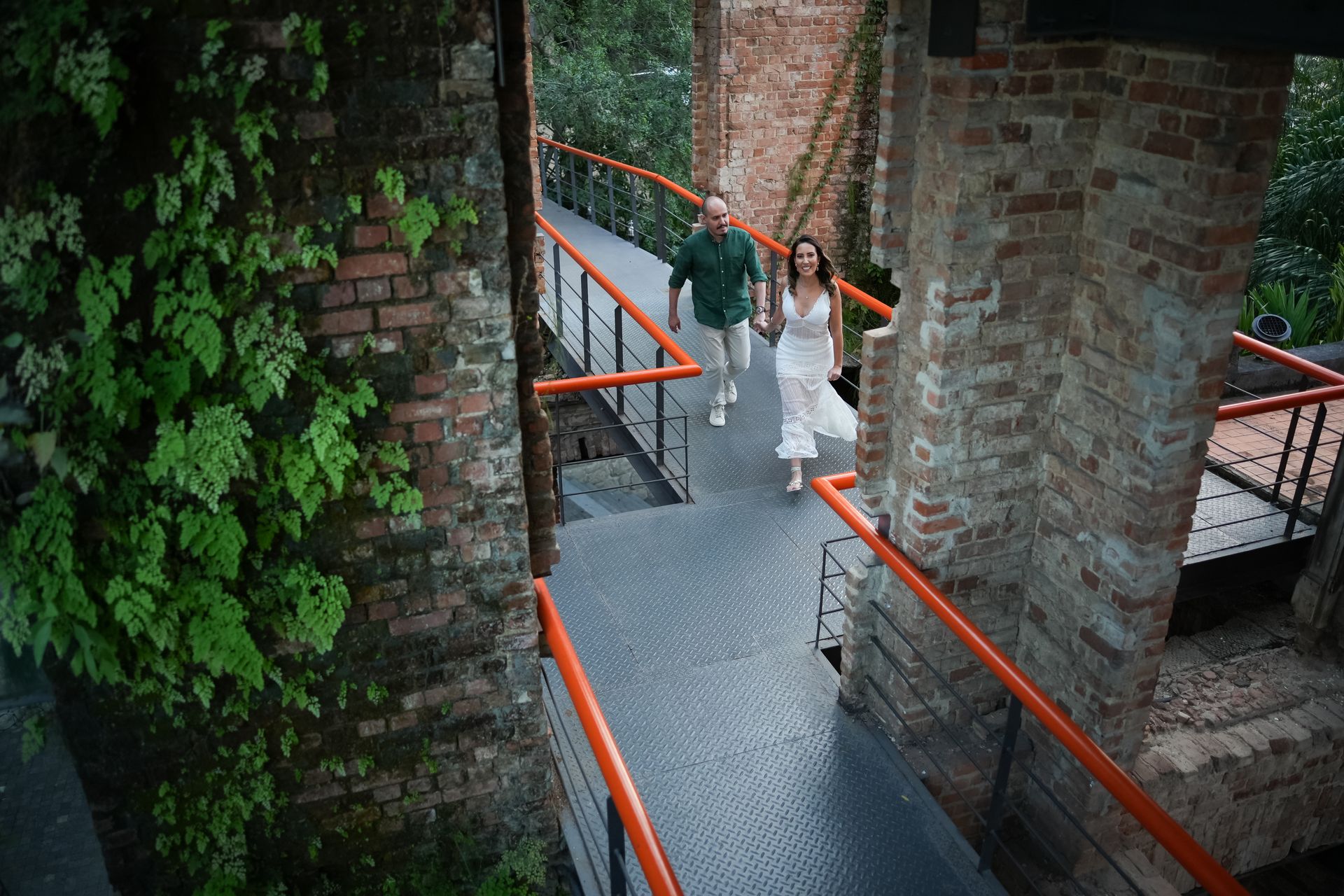 “Entre Ruínas e Céu Azul: O Amor de Clarissa & Gustavo” - 2 - 29