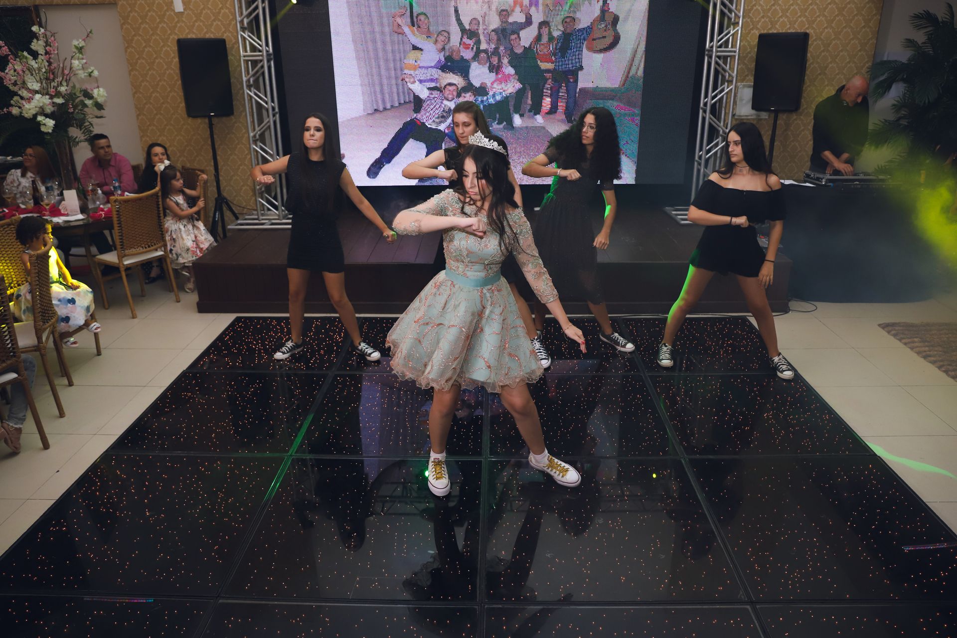 Aniversário de 15 anos da Maria Eduarda - Espaço Michele + Tubarão - 2 - 0