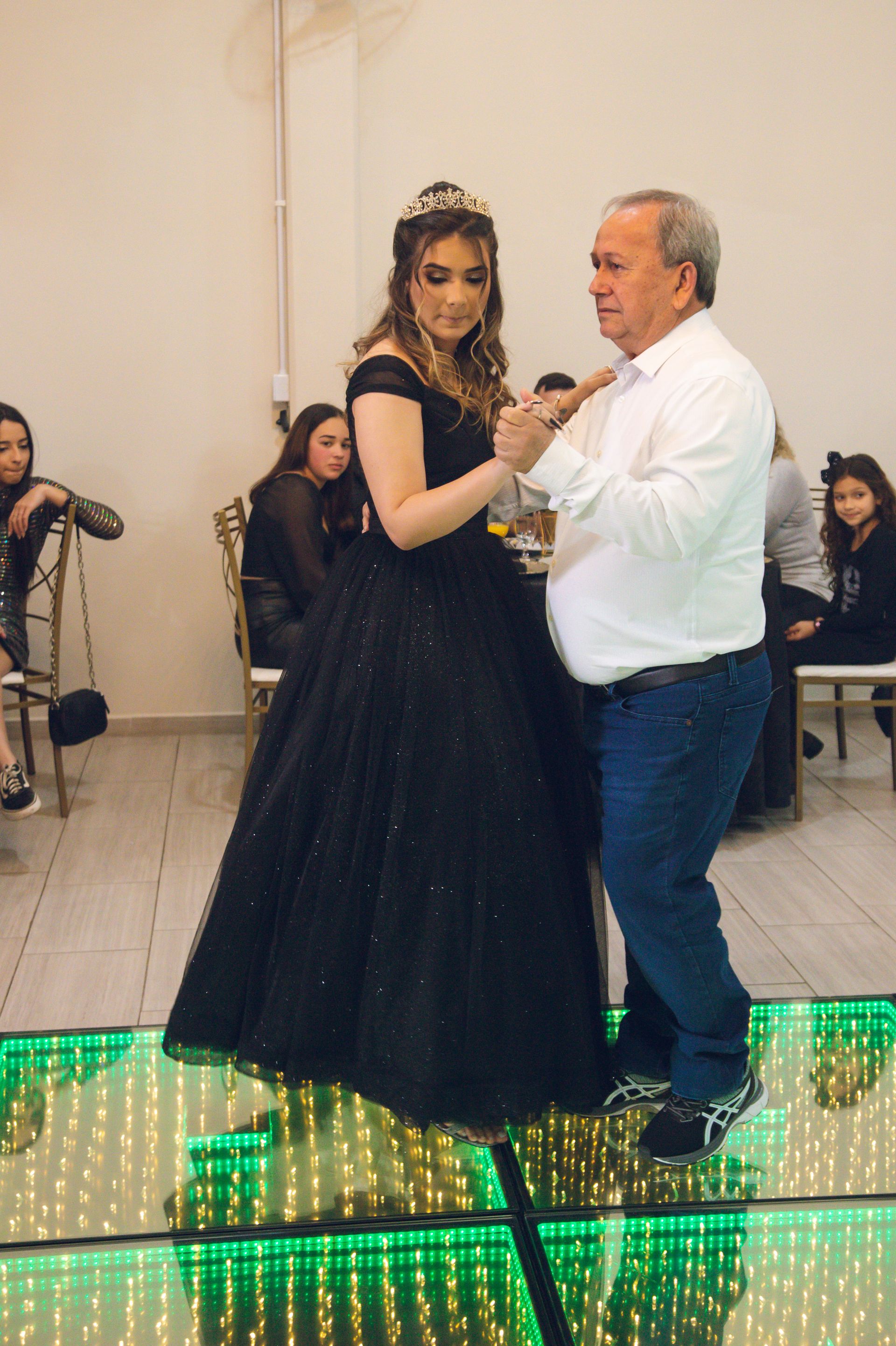 Gabriely - 15 anos - 2 - 0