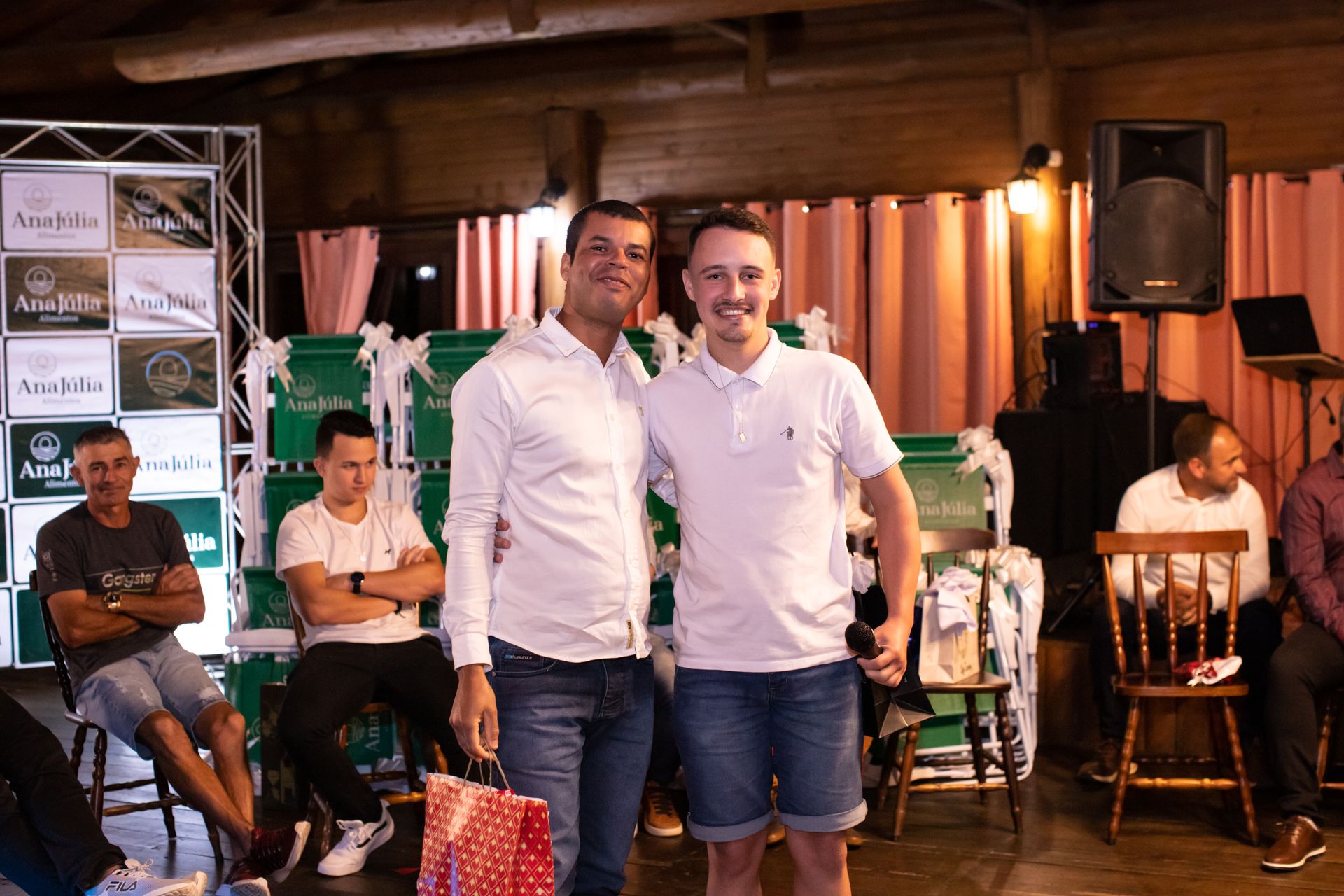 Ana Júlia - Confraternização - 2 - 0