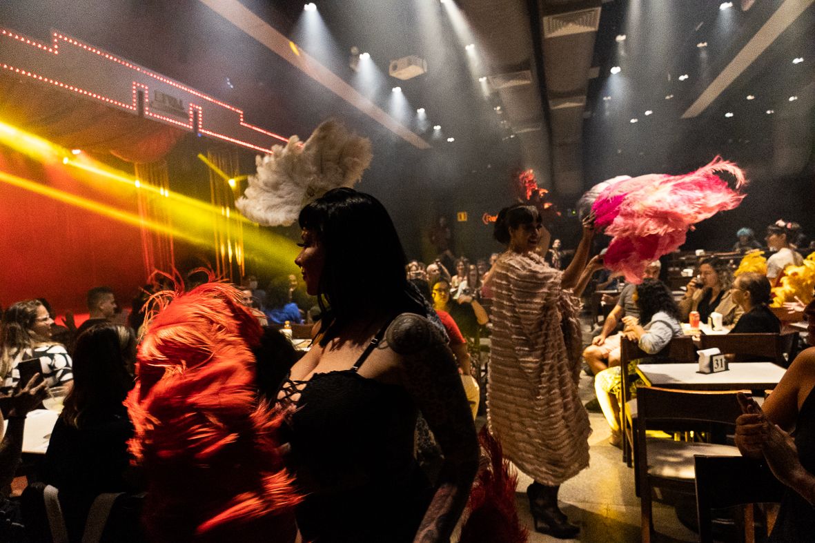 Noite Burlesca de um Certo Cabaré Carioca. - 1 - 20