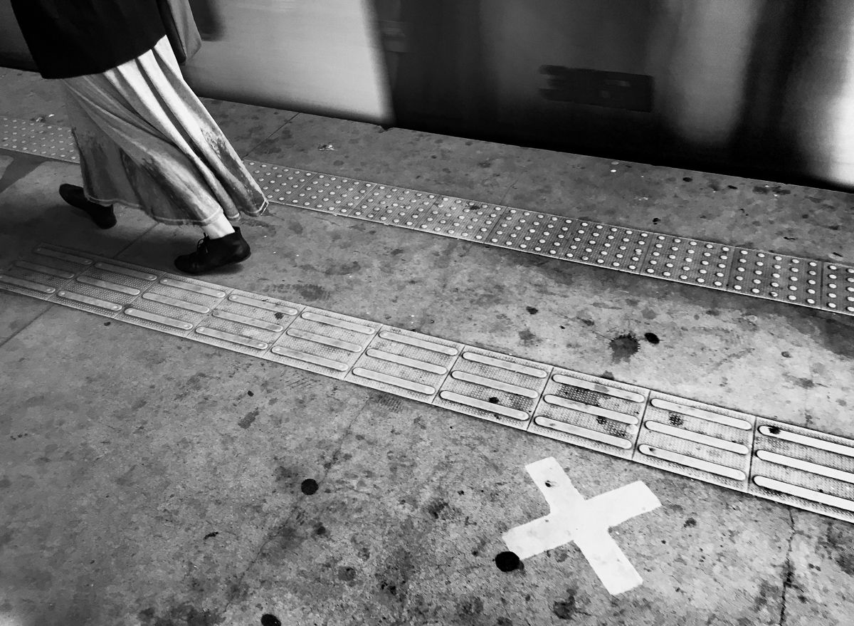 HOSTAGE CITIES -the daily displacement of workers who build cities where they don’t inhabit. By Clara Sampaio - 2 - 0