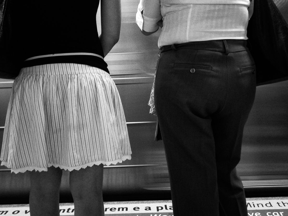 HOSTAGE CITIES -the daily displacement of workers who build cities where they don’t inhabit. By Clara Sampaio - 2 - 2