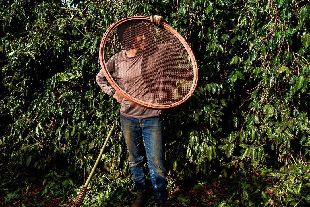 ERASURE : a cultural catalogue and descent repair in Minas Gerais, that deals with the conflicts of 'social whitening' and neglect of Brazilian History since the times of slavery. By Monique Olive - 3 - 4