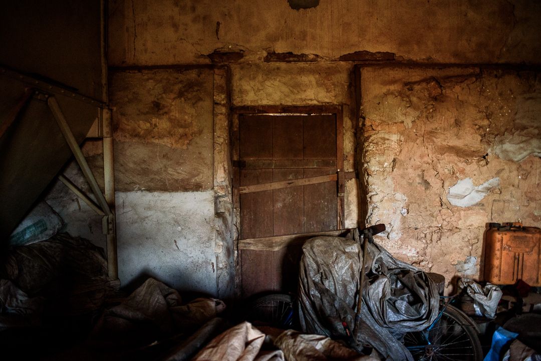 ERASURE : a cultural catalogue and descent repair in Minas Gerais, that deals with the conflicts of 'social whitening' and neglect of Brazilian History since the times of slavery. By Monique Olive - 2 - 5