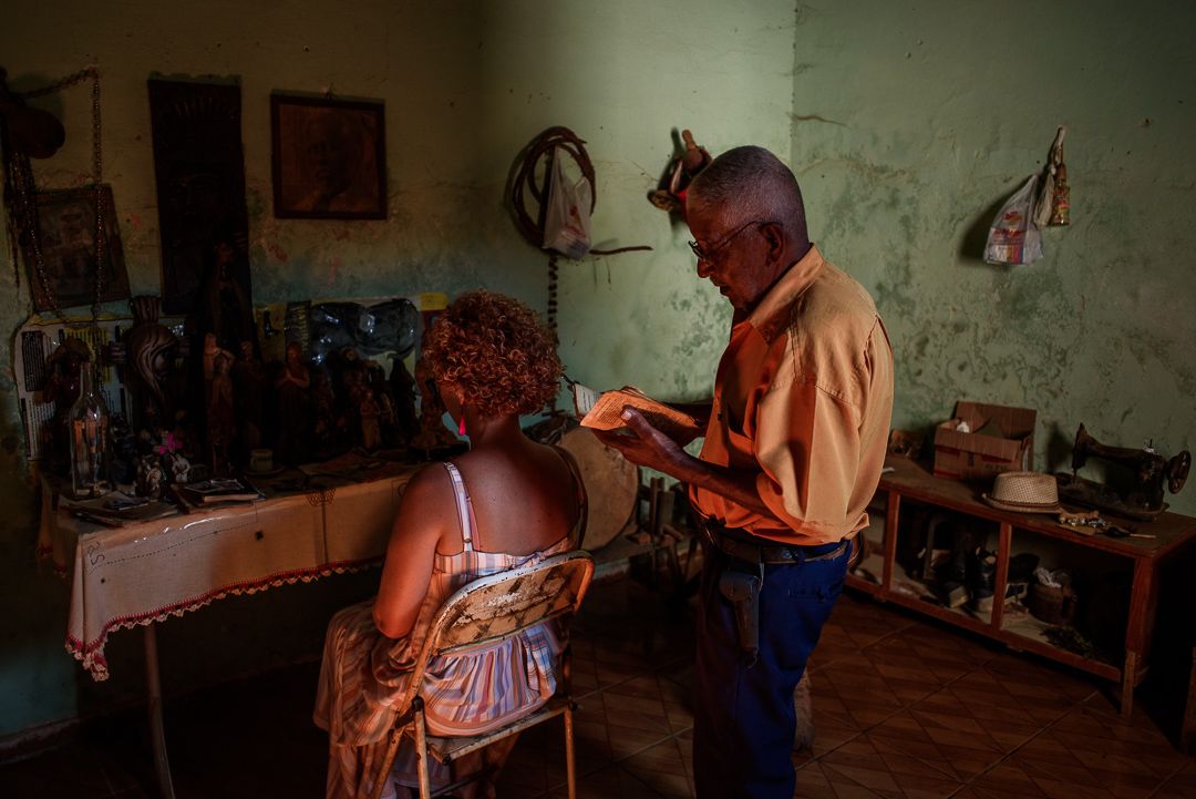 ERASURE : a cultural catalogue and descent repair in Minas Gerais, that deals with the conflicts of 'social whitening' and neglect of Brazilian History since the times of slavery. By Monique Olive - 3 - 7