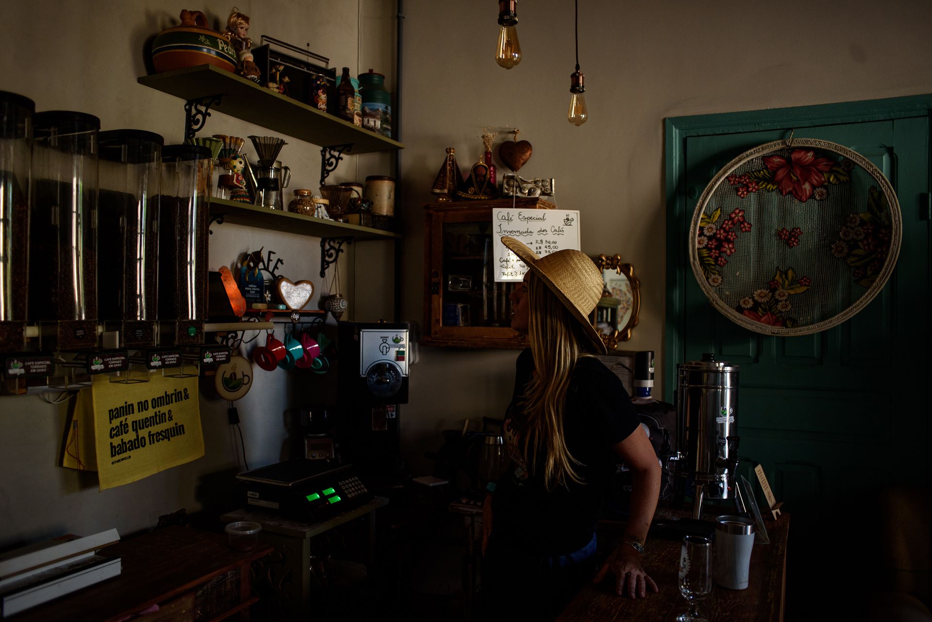 MATRIARCHS OF THE COFFEE FIELDS : the social shift on the leadership and identity of a powerful conservative industry by Monique Olive - 2 - 17