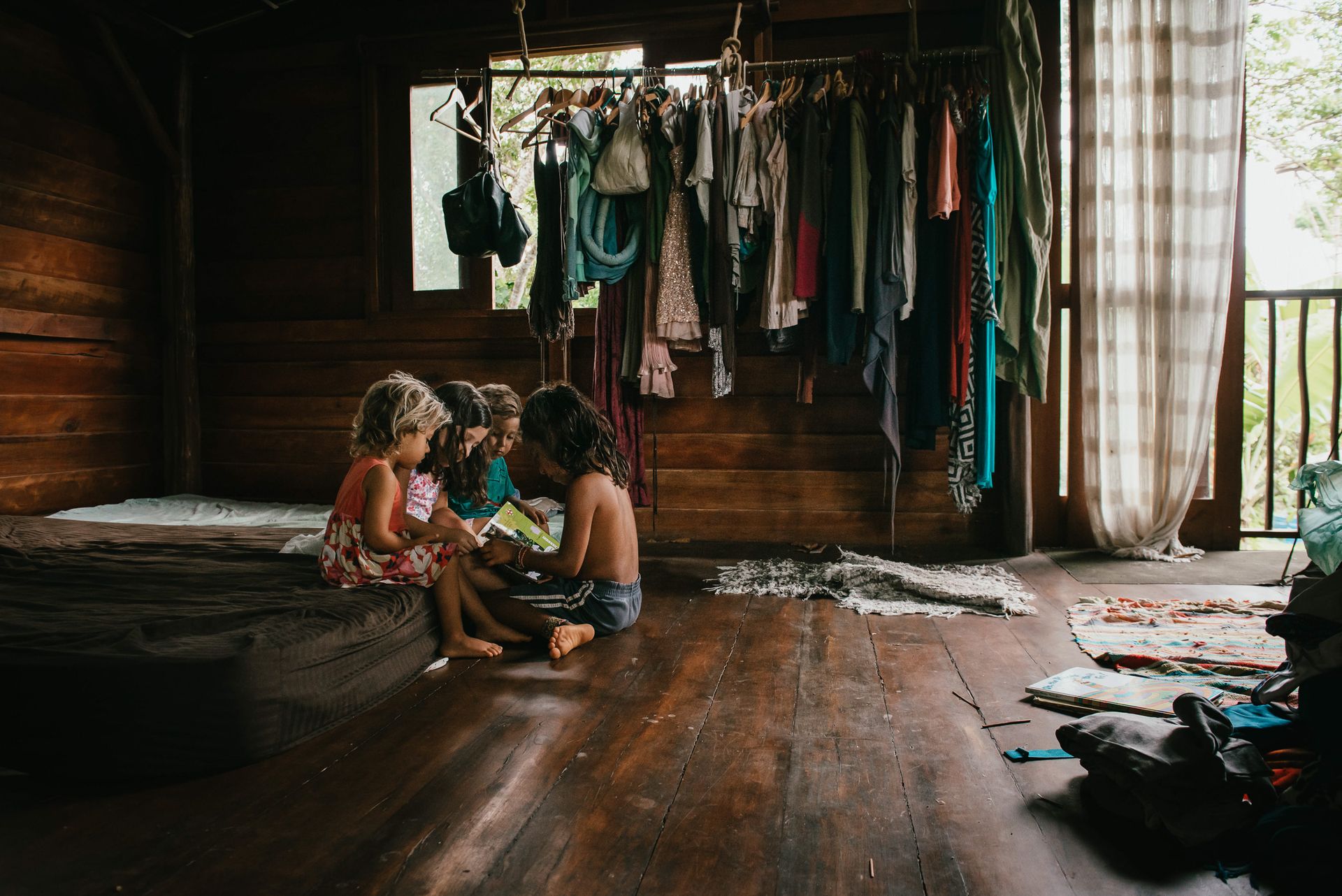 SOCIAL MAKE-UP:  The reflex of the urban crisis in major cities of Brazil by Ana Montez - 2 - 31