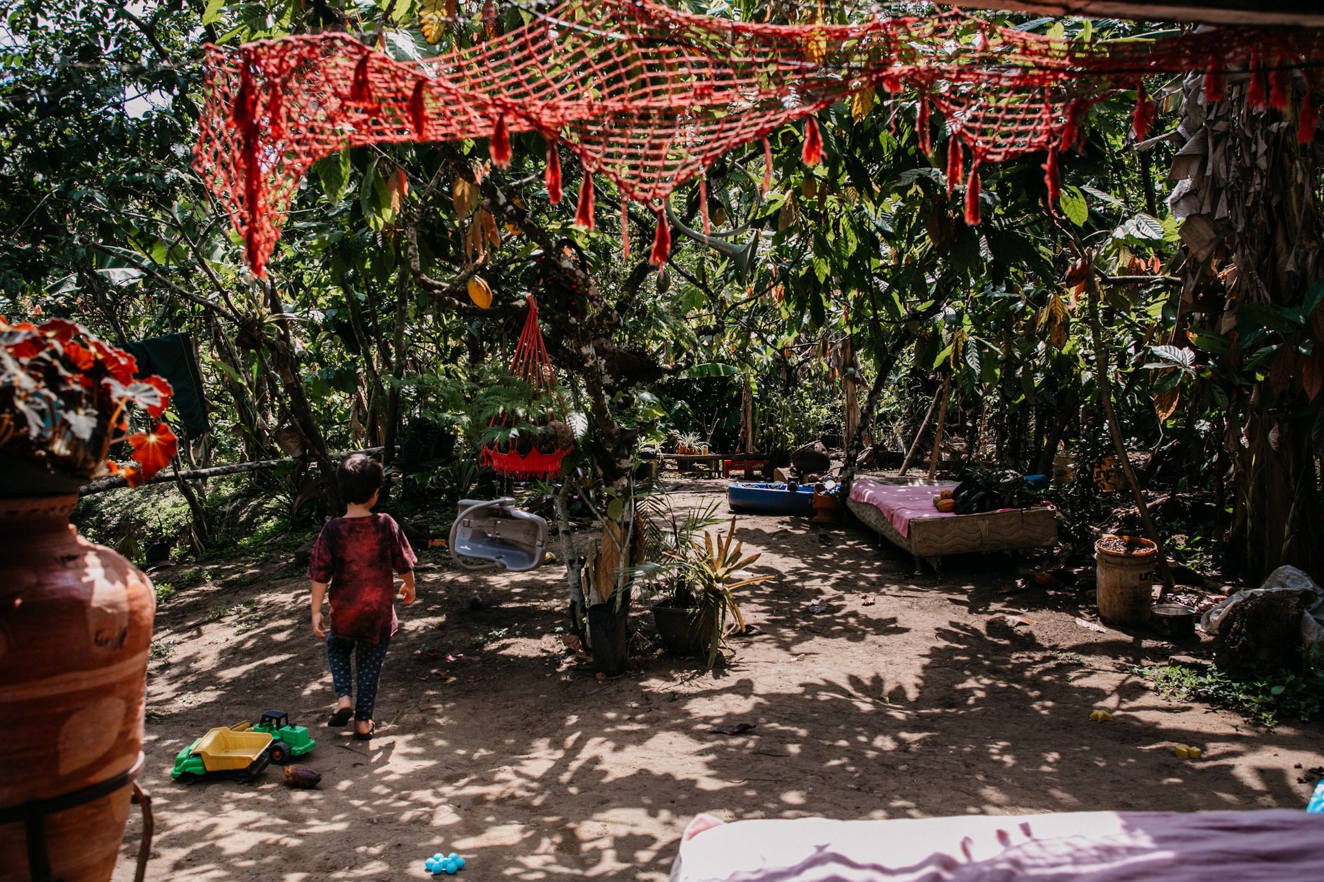 SOCIAL MAKE-UP:  The reflex of the urban crisis in major cities of Brazil by Ana Montez - 2 - 23