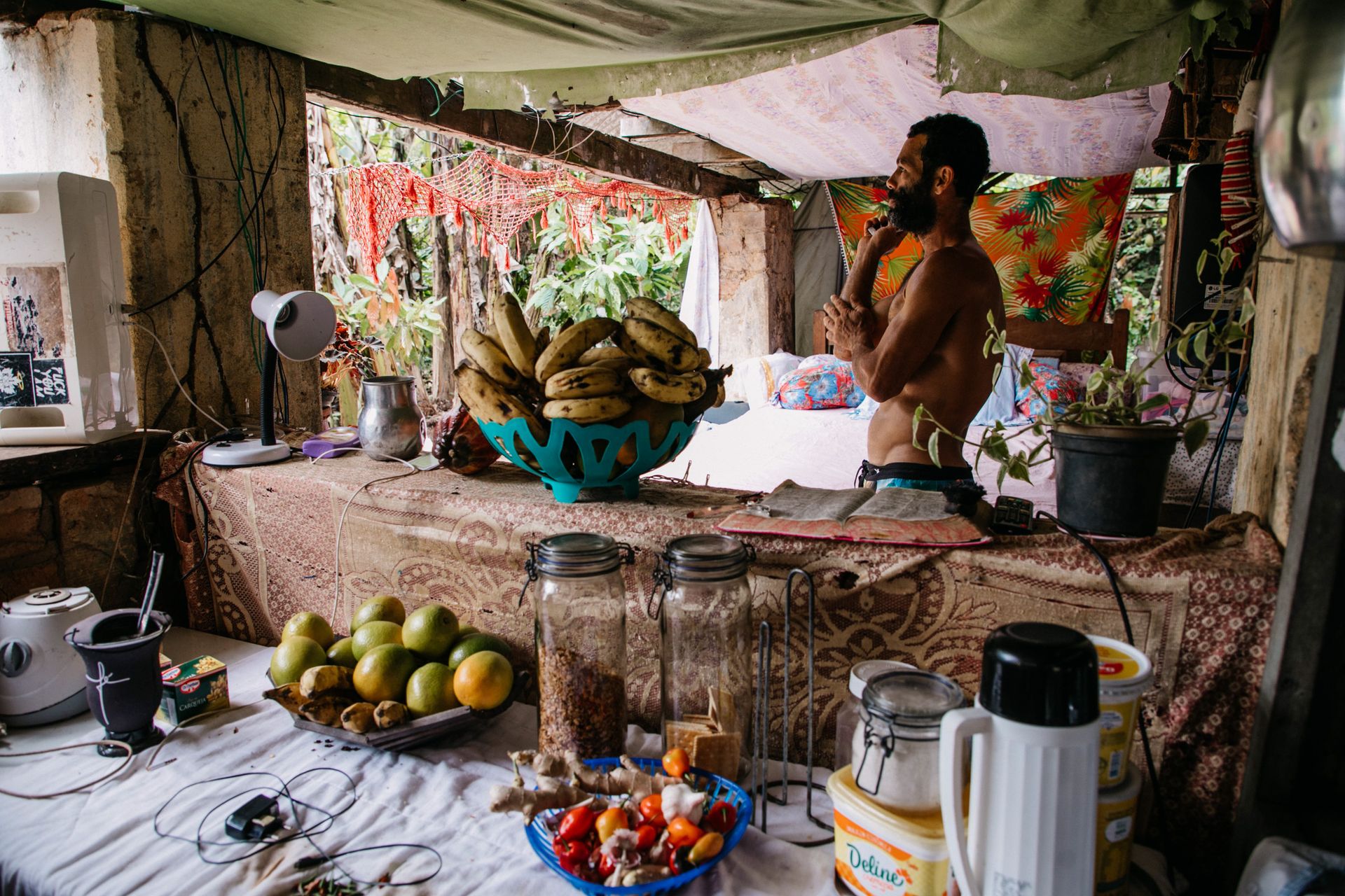 SOCIAL MAKE-UP:  The reflex of the urban crisis in major cities of Brazil by Ana Montez - 2 - 21