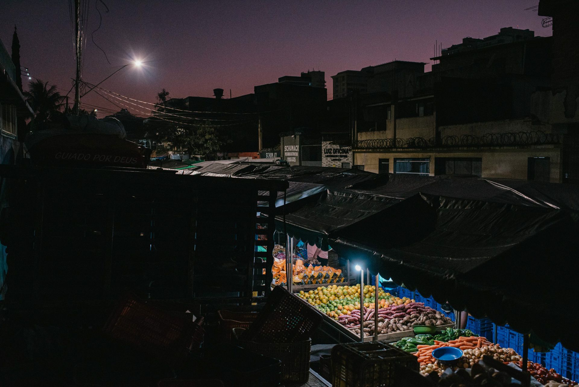 SOCIAL MAKE-UP:  The reflex of the urban crisis in major cities of Brazil by Ana Montez - 2 - 5