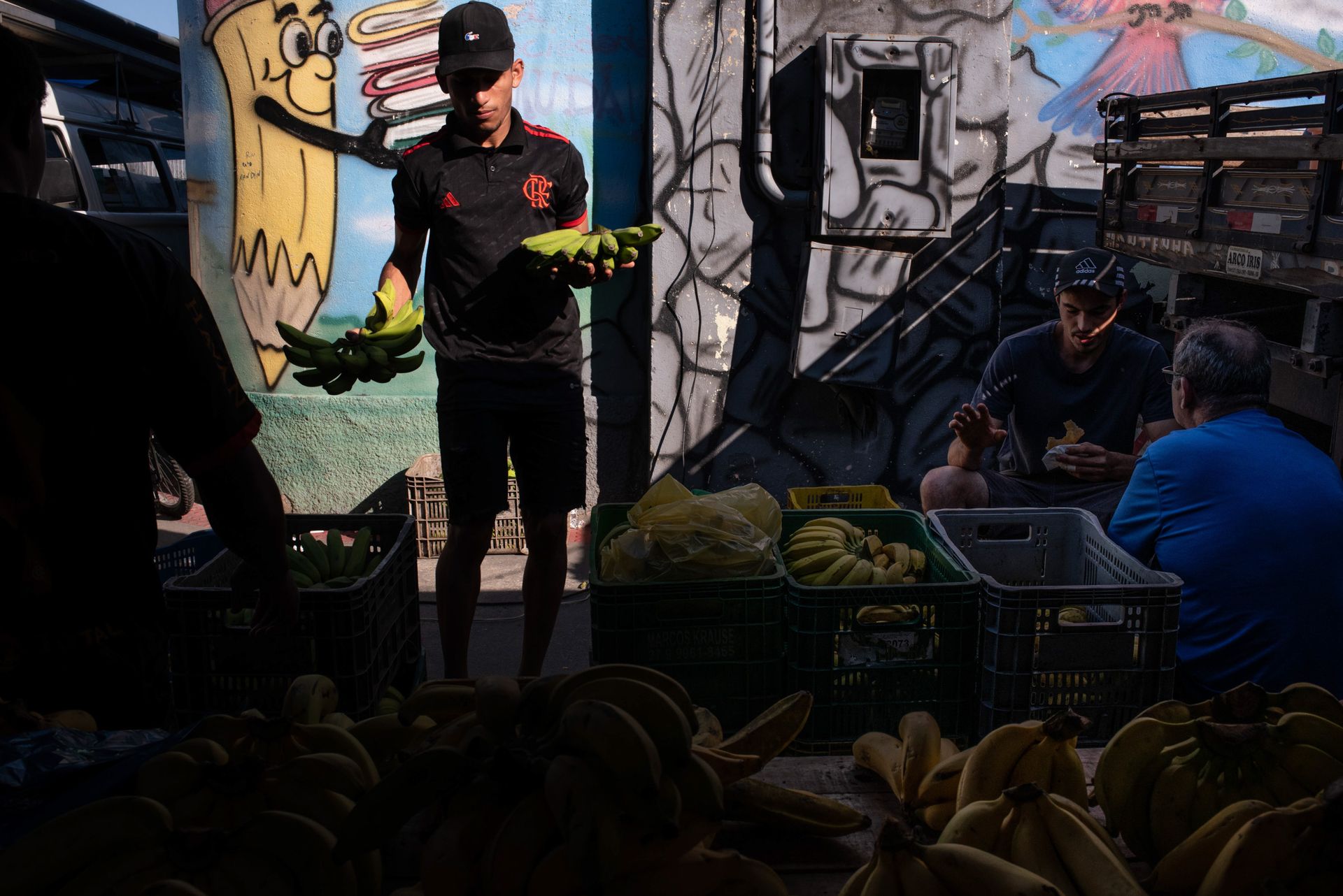 SOCIAL MAKE-UP:  The reflex of the urban crisis in major cities of Brazil by Ana Montez - 2 - 2