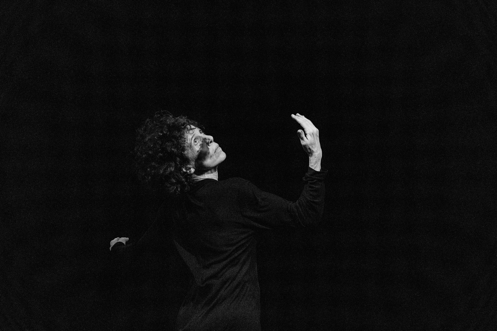 EXPIRATION DATE: The backstage of the Ageism in the Dance Scene in Brazil by Carol Pires - 2 - 28