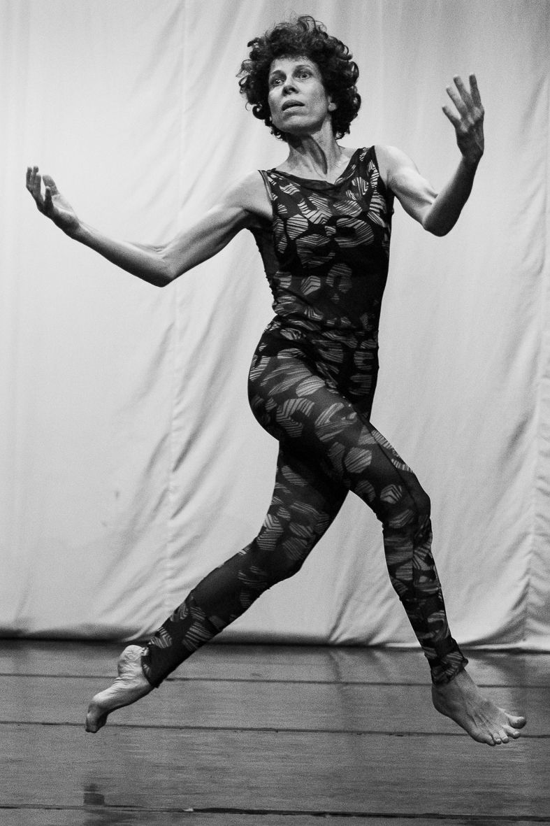 EXPIRATION DATE: The backstage of the Ageism in the Dance Scene in Brazil by Carol Pires - 2 - 11