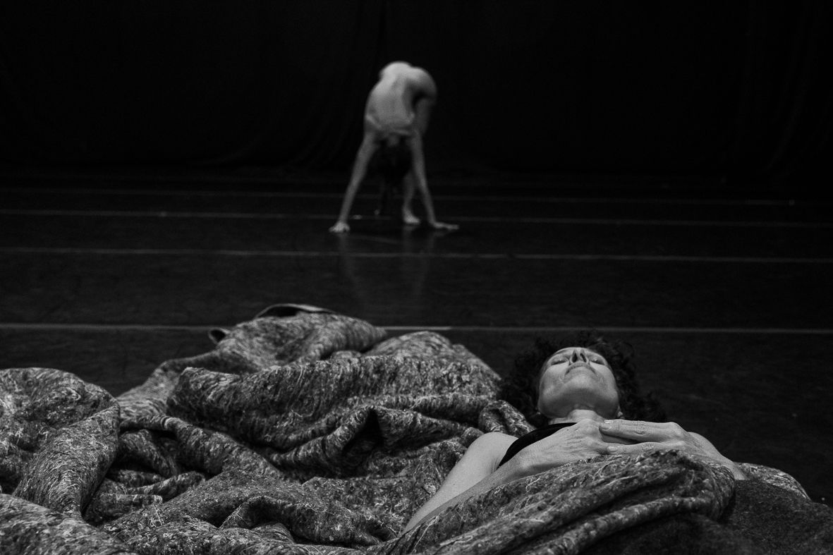 EXPIRATION DATE: The backstage of the Ageism in the Dance Scene in Brazil by Carol Pires - 2 - 5