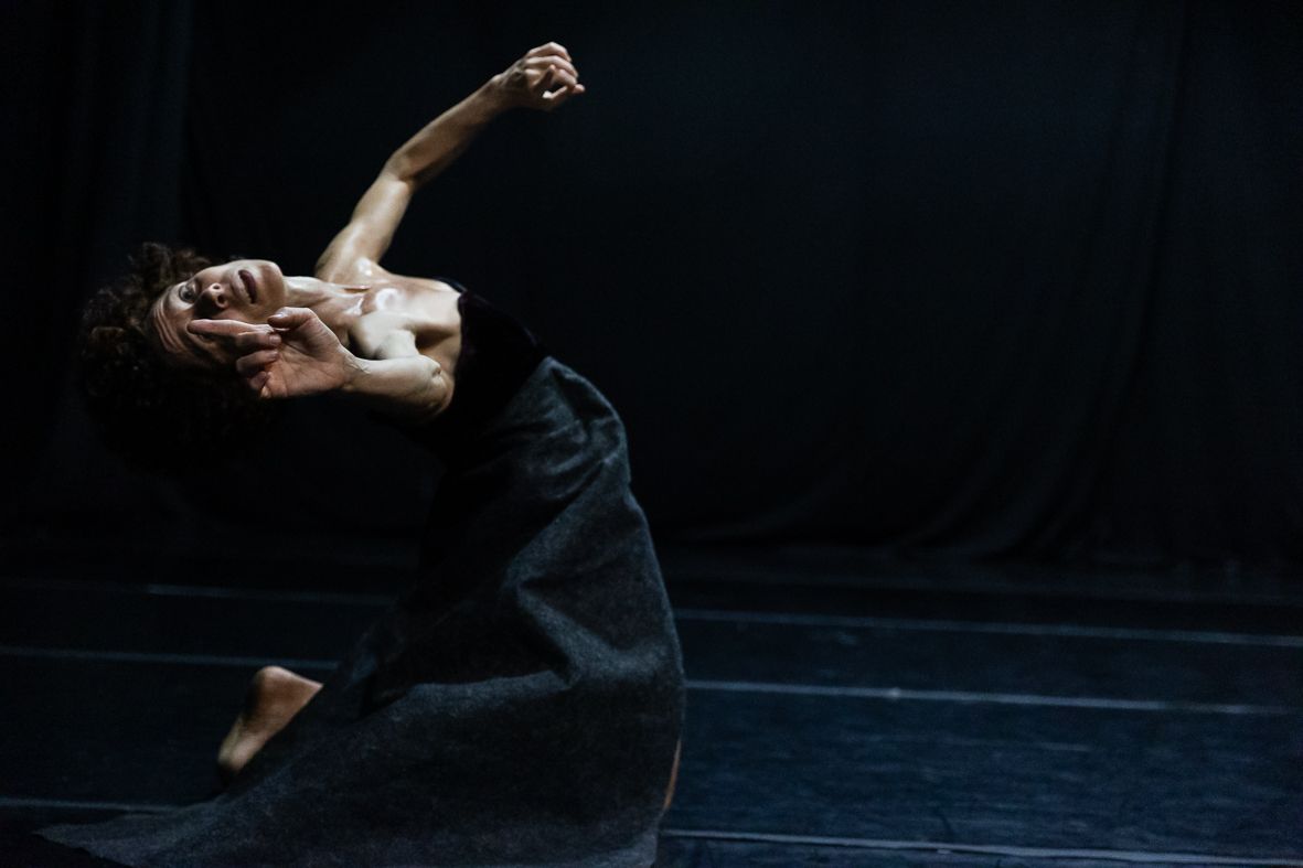 EXPIRATION DATE: The backstage of the Ageism in the Dance Scene in Brazil by Carol Pires - 3 - 8