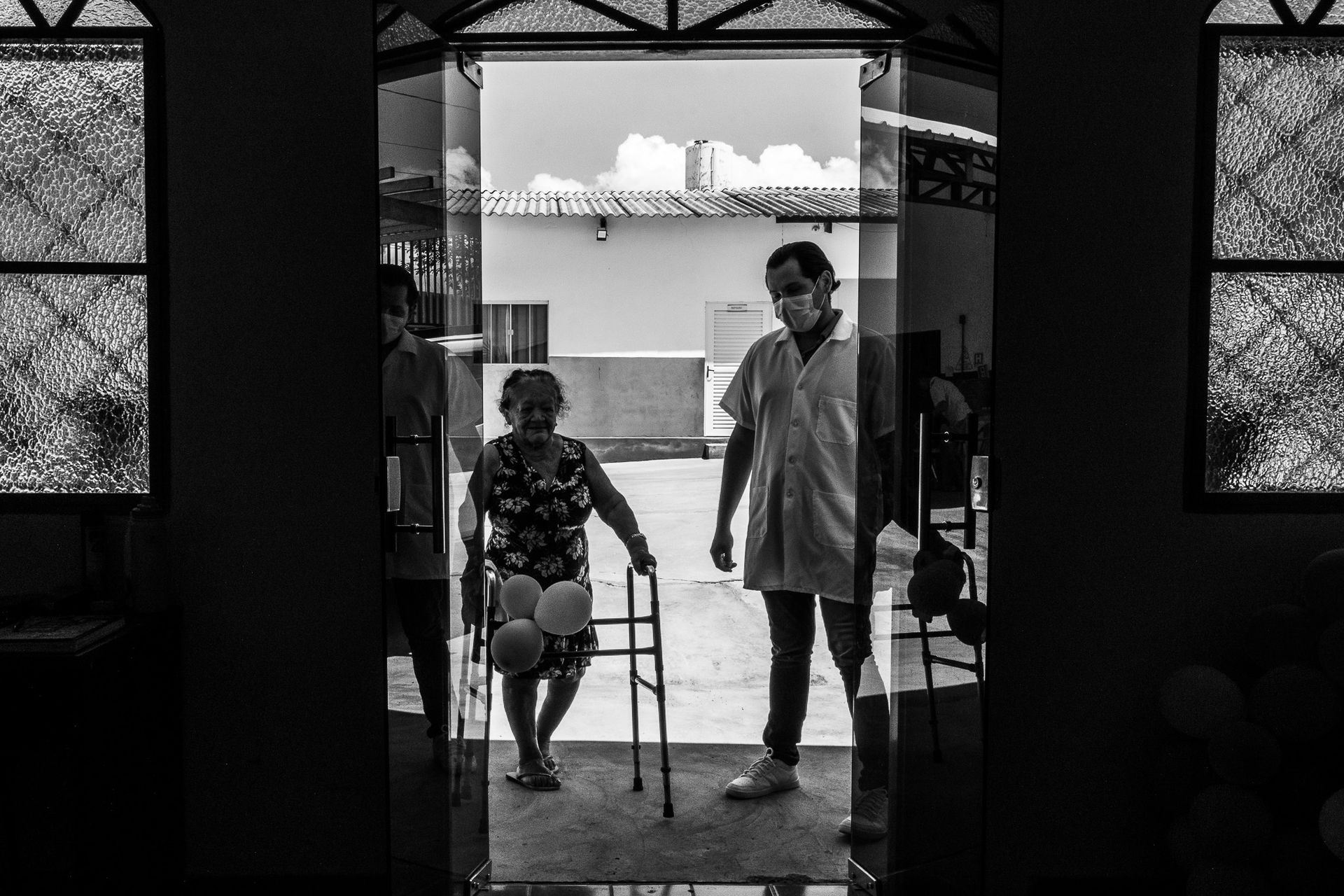 THE LAST STATION by Pri Ribeiro-  long-term care facilities and the challenges to ensure quality of life to older adults dealing with economic and mental vulnerabilities . - 2 - 2