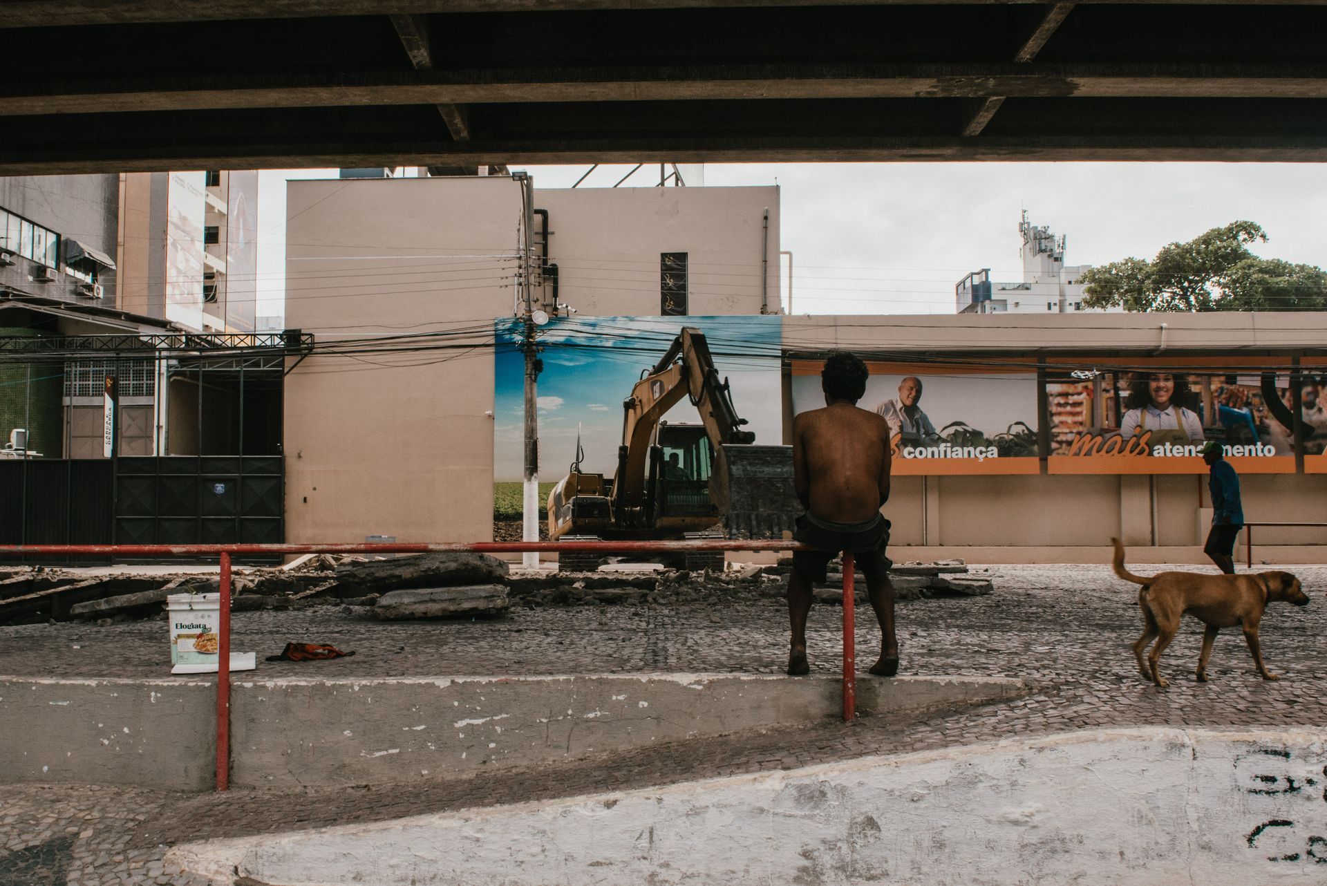 SOCIAL MAKE-UP:  The reflex of the urban crisis in major cities of Brazil by Ana Montez - 3 - 10