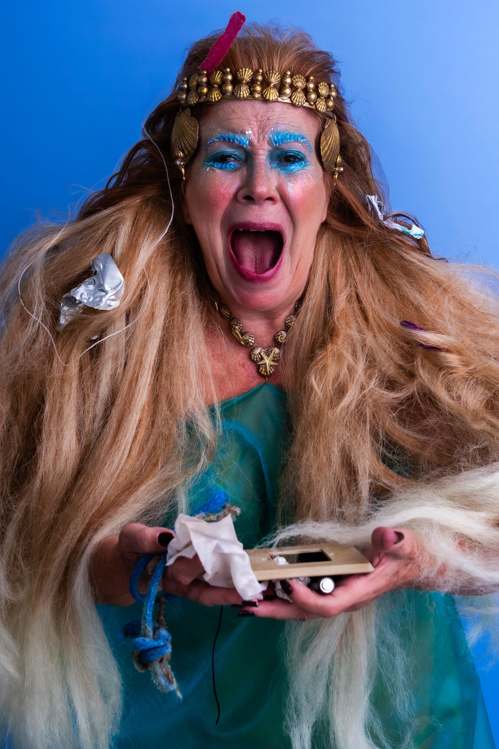 GODS, MYTHS AND DETRITUS- Aquatic ecosystems and the critical chain crisis by Malu Ornelas - 3 - 1