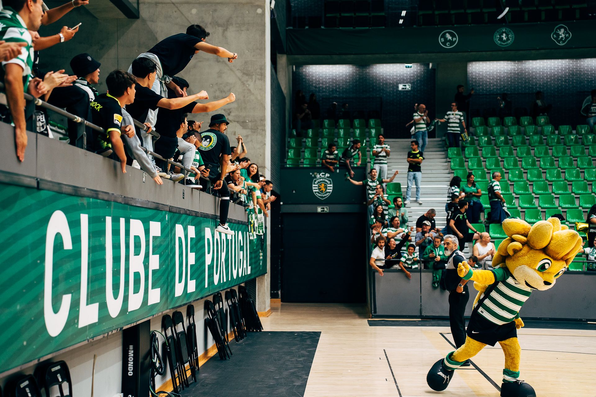 Sporting C.P // Tricampeão Nacional FutSal - 2 - 0