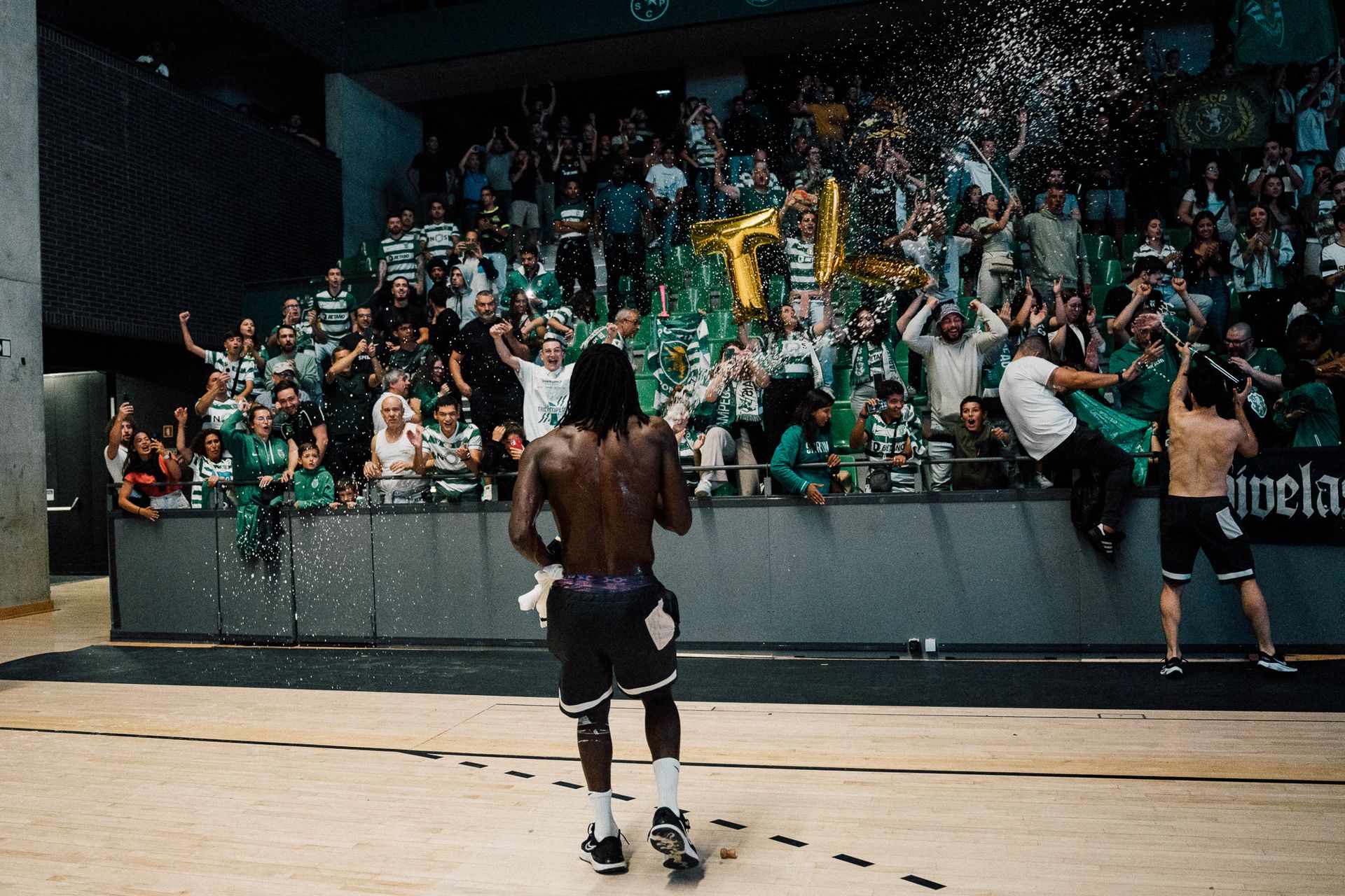 Sporting C.P // Tricampeão Nacional FutSal - 2 - 0