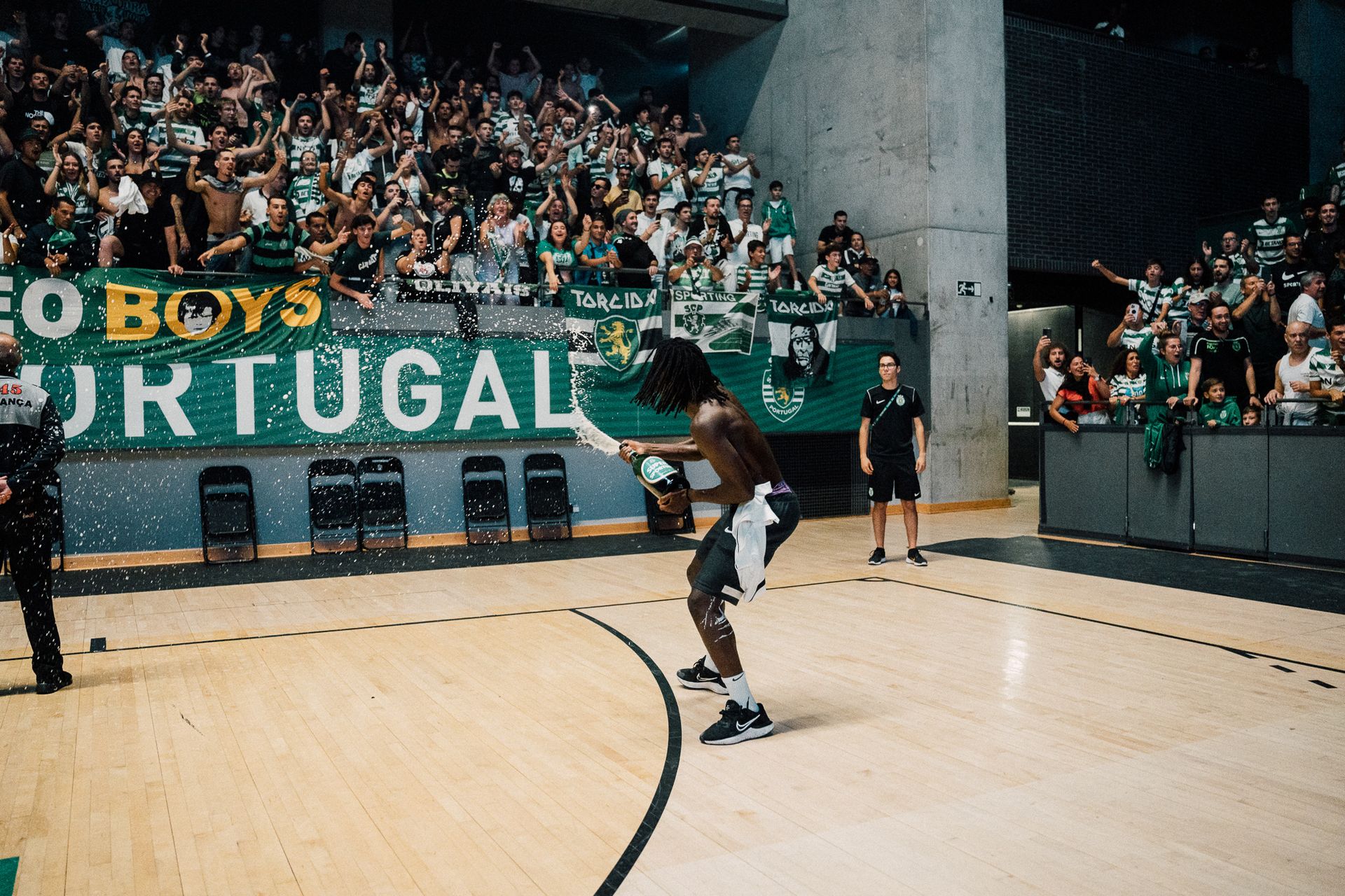 Sporting C.P // Tricampeão Nacional FutSal - 2 - 0