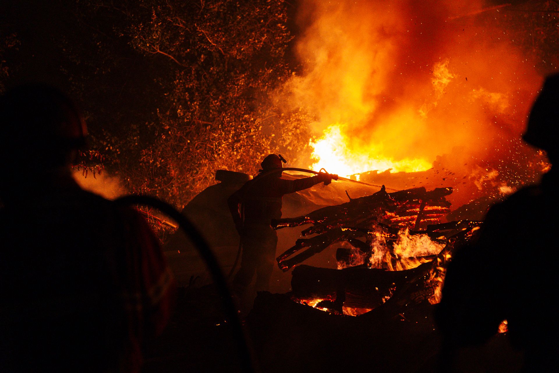 "Os Heróis" das Chamas - 2 - 0