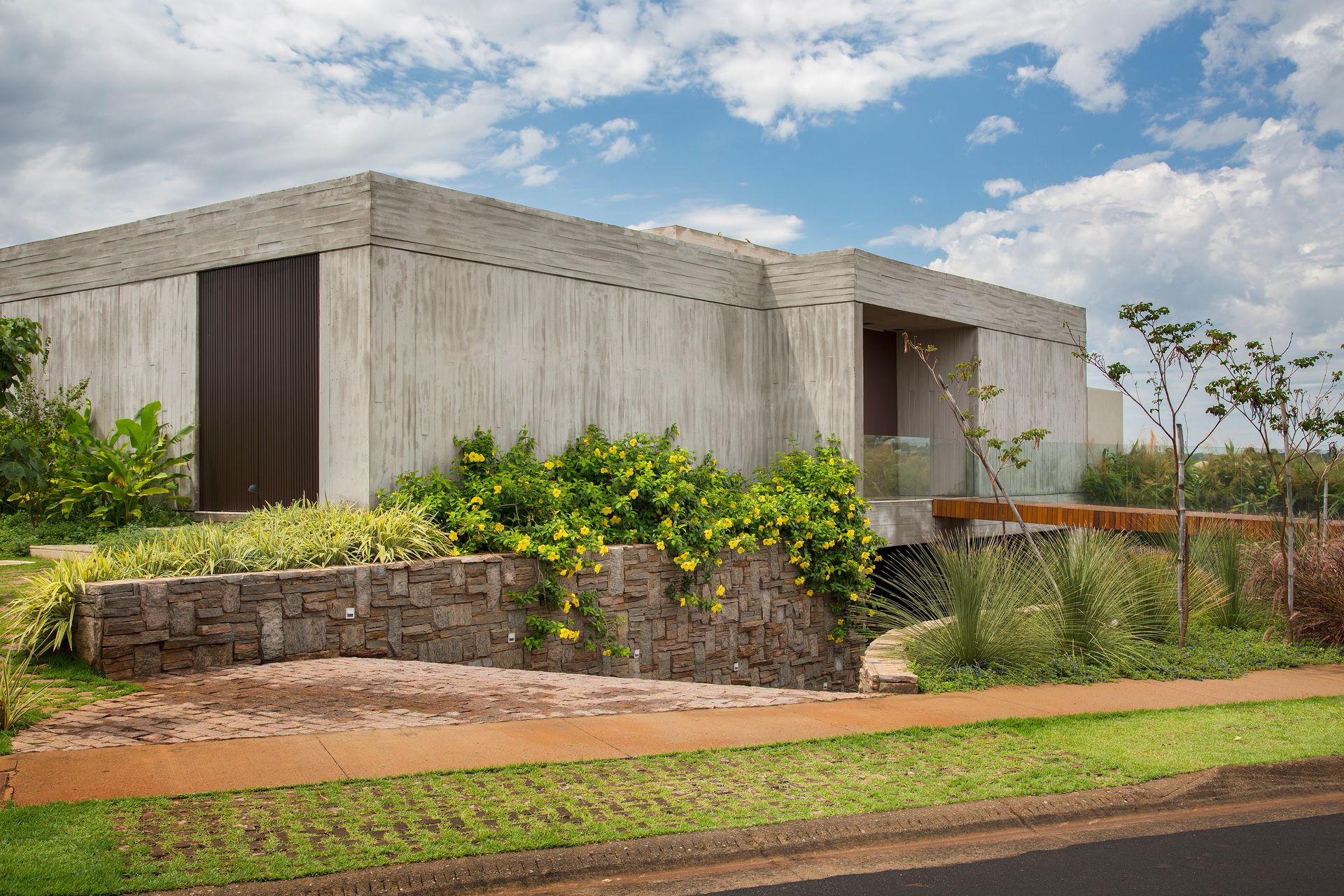 CASA H+W - 1 - 2