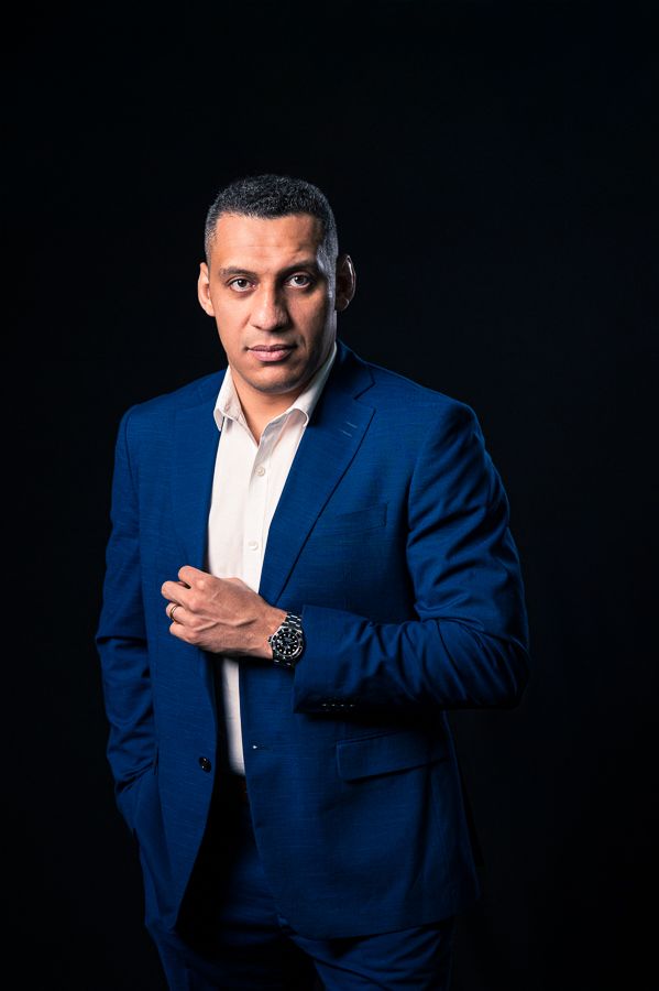 Vinicius - Empresário e Escritor: O Retrato do Sucesso Empresarial - 2 - 3