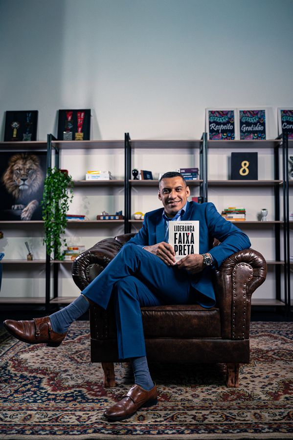 Vinicius - Empresário e Escritor: O Retrato do Sucesso Empresarial - 2 - 2