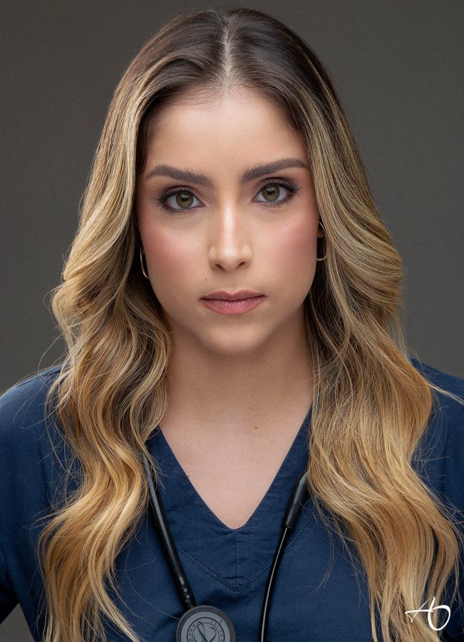 Retratos Corporativos da Dra. Maria Eduarda - Veterinária - 2 - 3