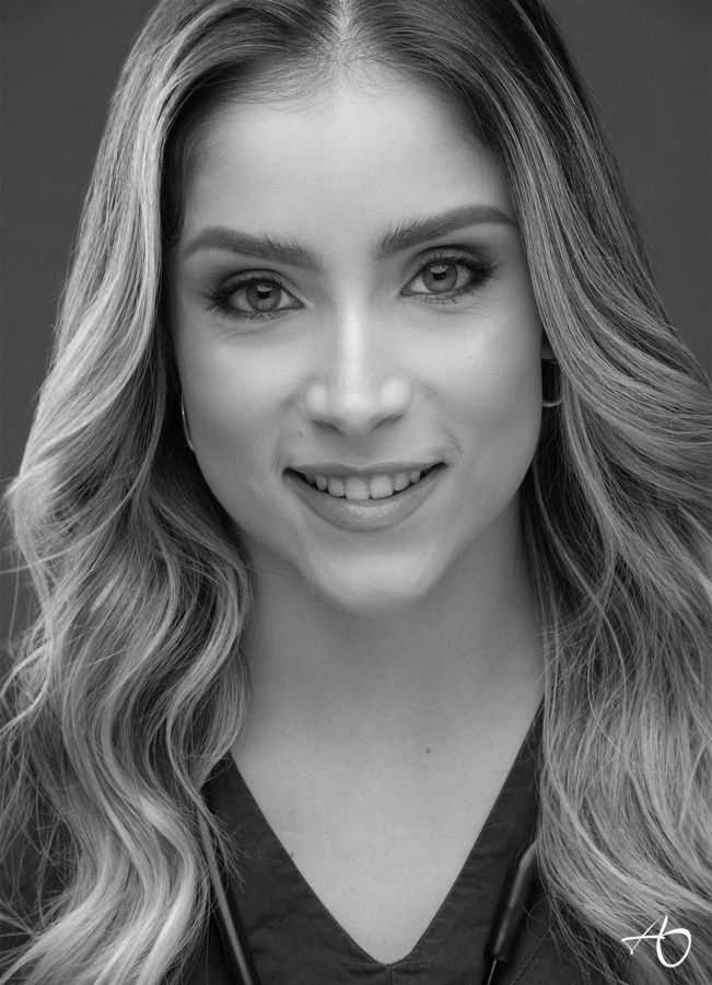 Retratos Corporativos da Dra. Maria Eduarda - Veterinária - 2 - 2