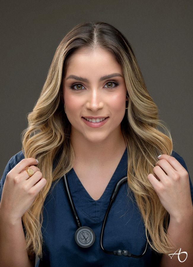 Retratos Corporativos da Dra. Maria Eduarda - Veterinária - 2 - 0