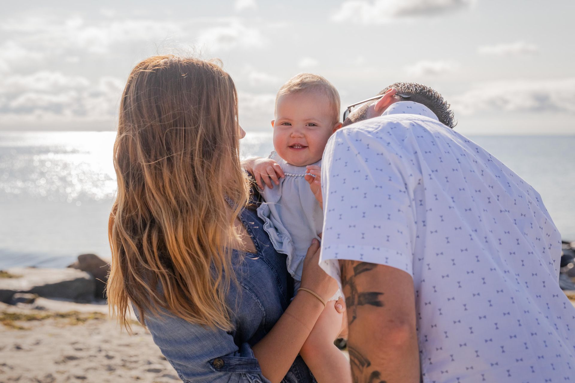 Sunshine and Smiles: The Knaupp 2021 Family Photoshoot - 2 - 0