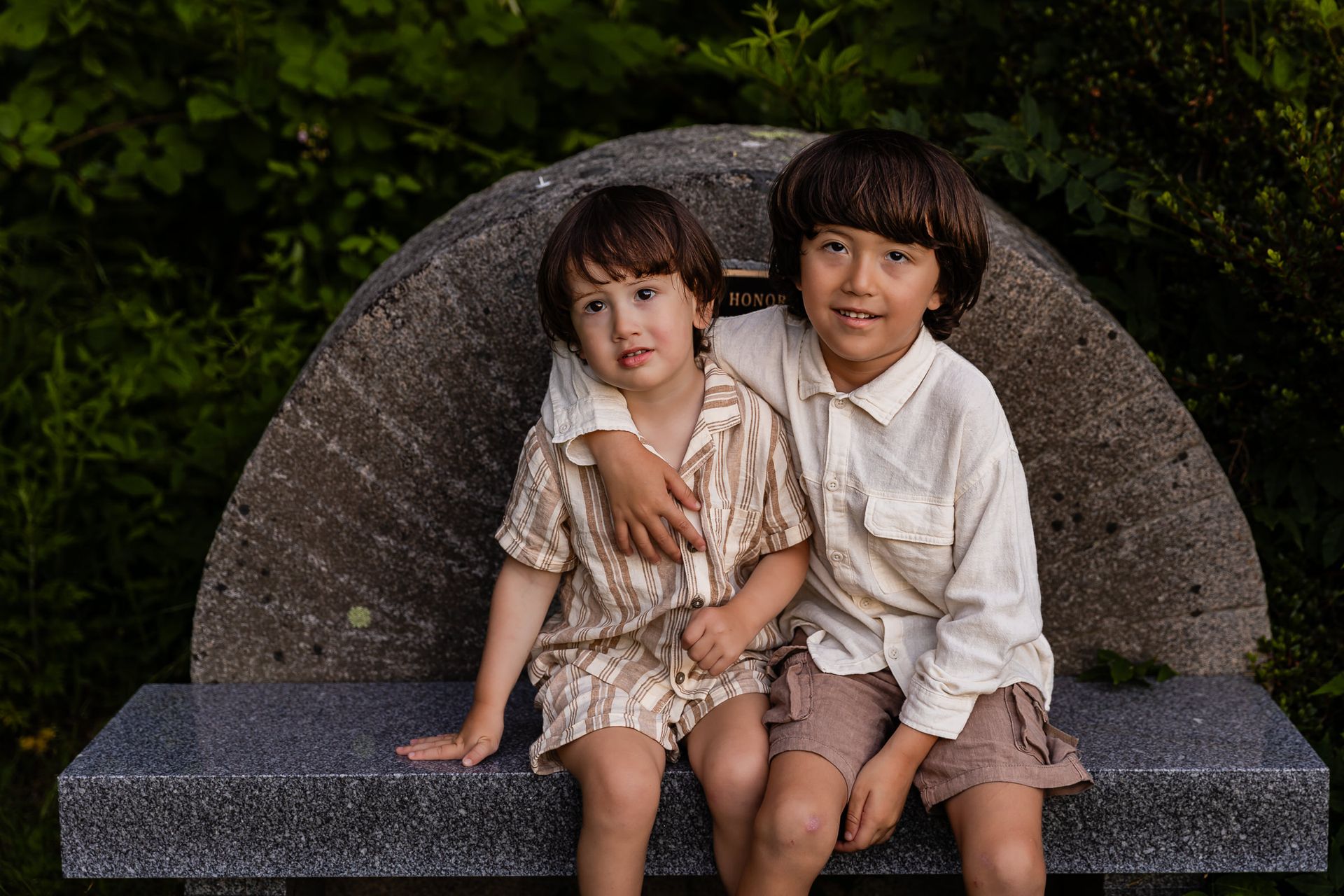 Sunset Smiles: The Hunts Family’s Fun-Filled Session at Spohr Gardens - 2 - 3