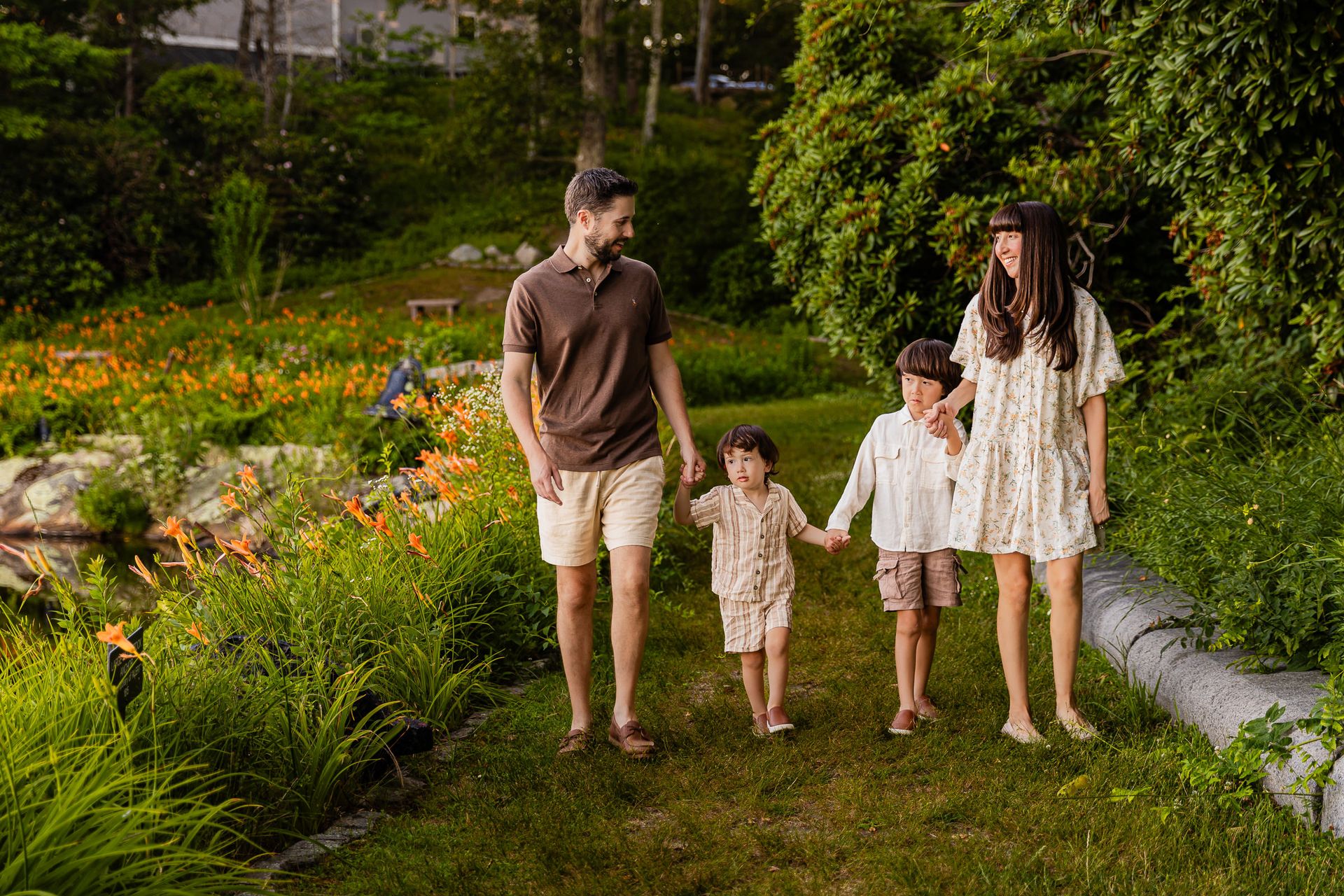 Sunset Smiles: The Hunts Family’s Fun-Filled Session at Spohr Gardens - 2 - 3
