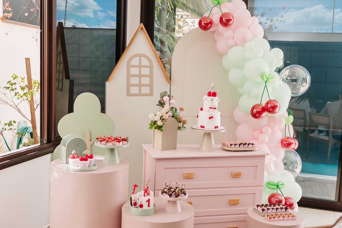 Helena 1 ano - 2 - 0