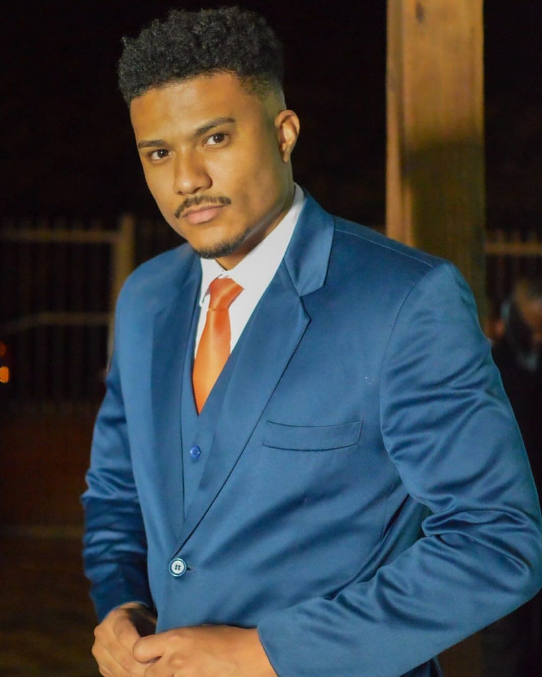 Capturamos momentos autênticos com naturalidade, espontaneidade e emoção. - Slide 17