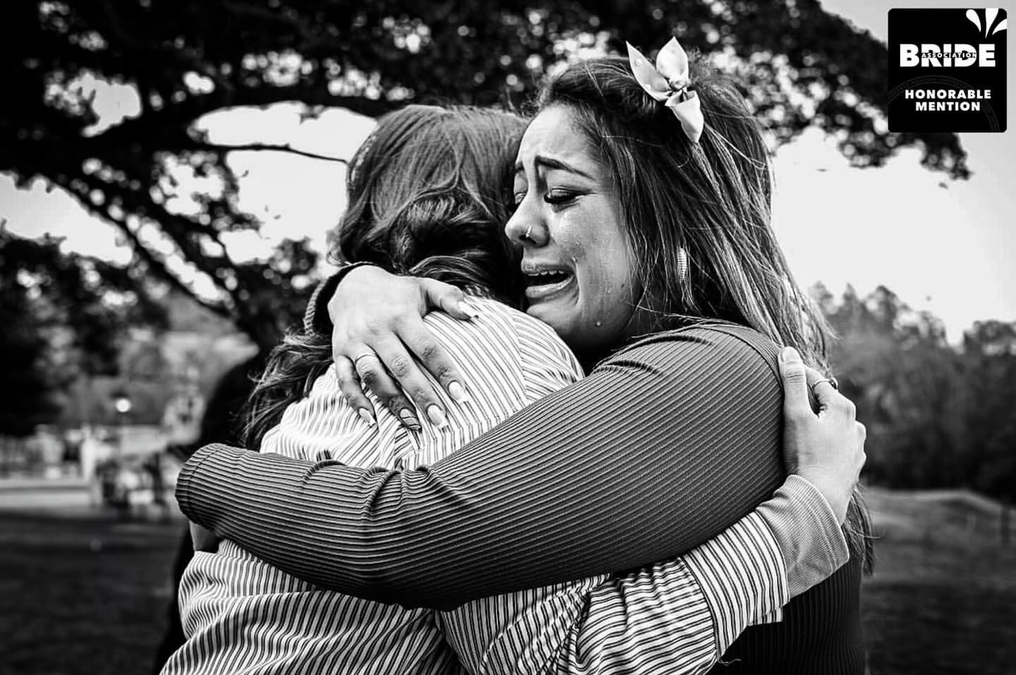 Capturamos momentos autênticos com naturalidade, espontaneidade e emoção. - Slide 0