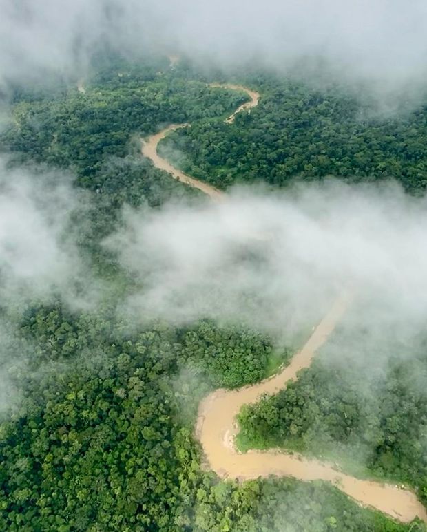 Imagens aéreas, uma paixão minha. Na fronteira Brasil-Peru. Poder gravar tanto em terra quanto no ar para entender as dimensoes geograficas. Always making shure I have my aerial footage (flying along the Brazil-Peru boarder). /imagens-aereas-uma-paixao-minha-na-fronteira-brasil-peru-poder-gravar-tanto-em-terra-quanto-no-ar-para-entender-as-dimensoes-geograficas-always-makin